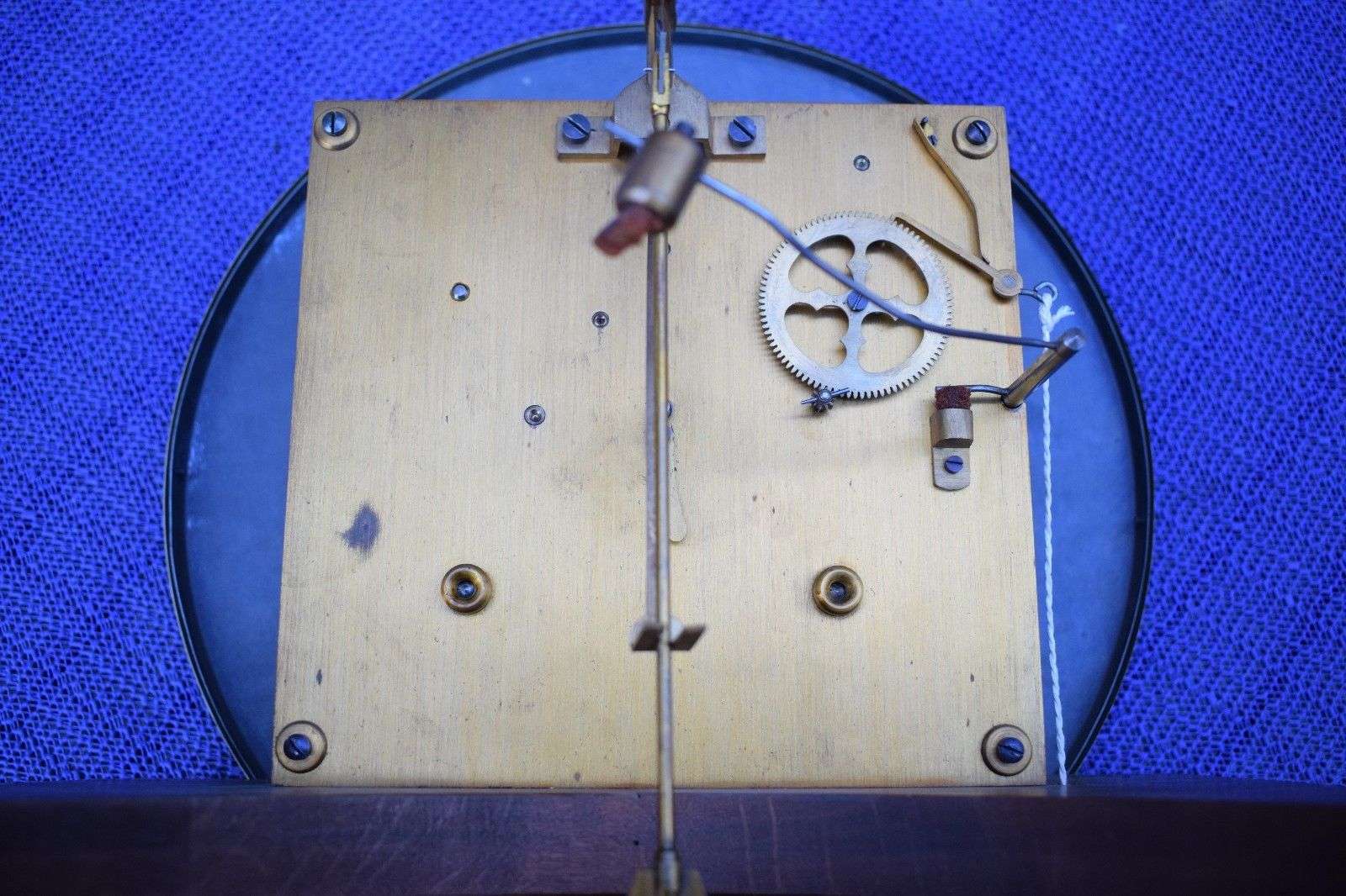 Imposante deutsche Gründerzeit Freischwinger Standuhr um 1880 k. Lenzkirch Lfs – Detail