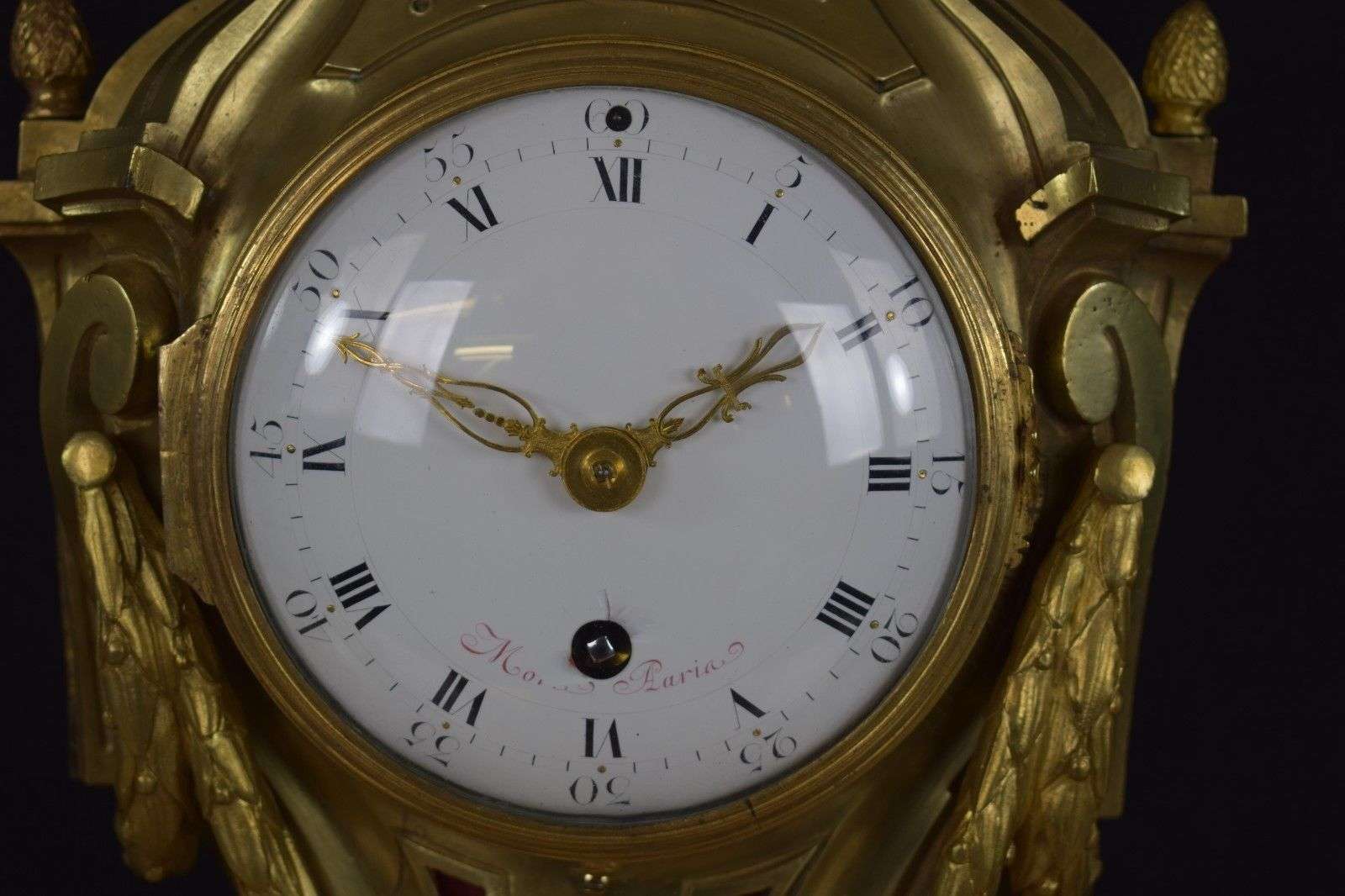 Seltene Louis XVI Wanduhr Pendule Cartel d'Alcove mit Zugrepetition um 1775 – Detail