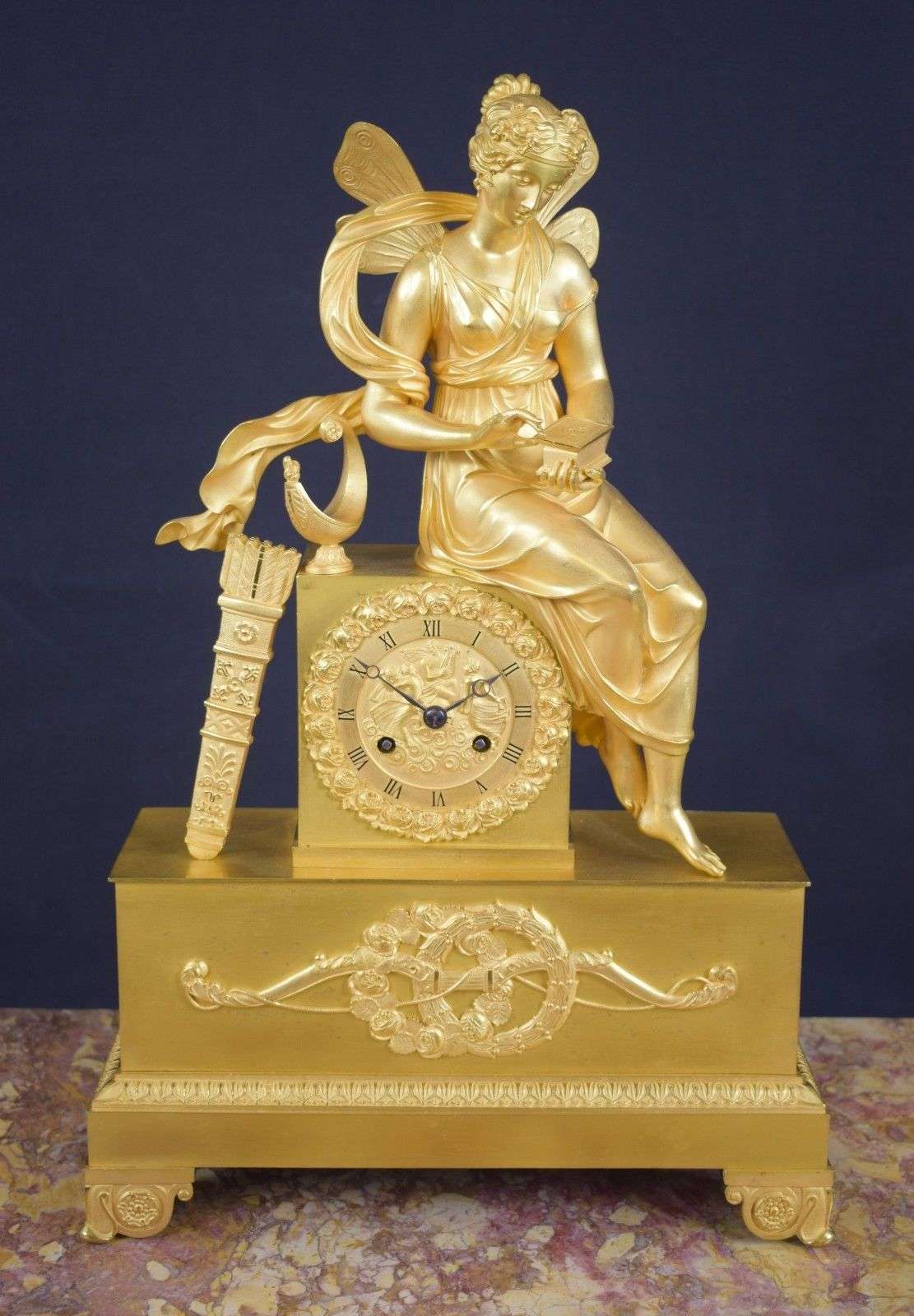 Empire Bronze Pendule Psyche mit Dose der Aphrodite Leroy a Paris um 1820 – Vorderansicht