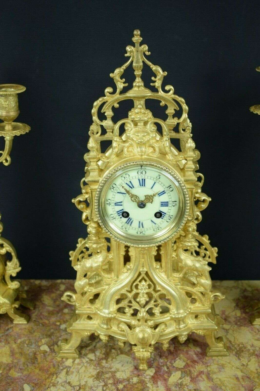 Pendule Kaminuhr Tischuhr Garnitur Gründerzeit um 1880 aus Messing AD Mougin VERKAUFT !!! – Detail