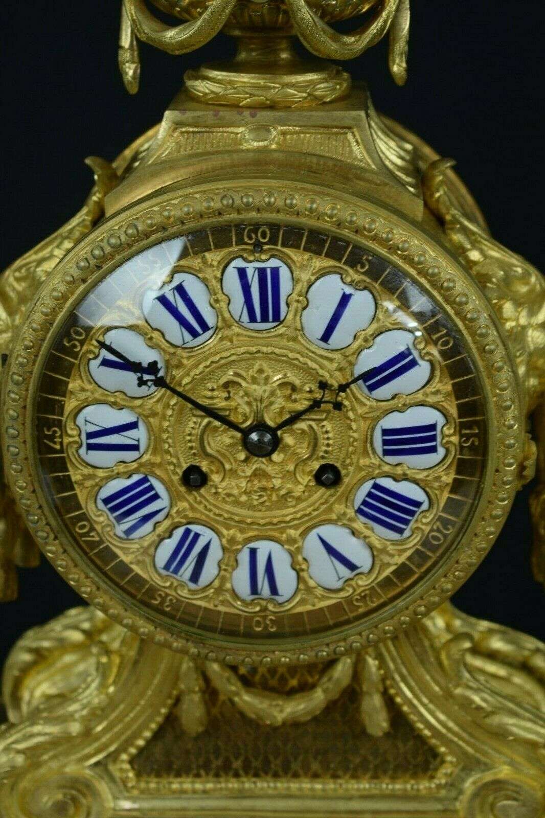 Pendule Kaminuhr Tischuhr Gründerzeit um 1870 aus vergoldeter Bronze – Detail