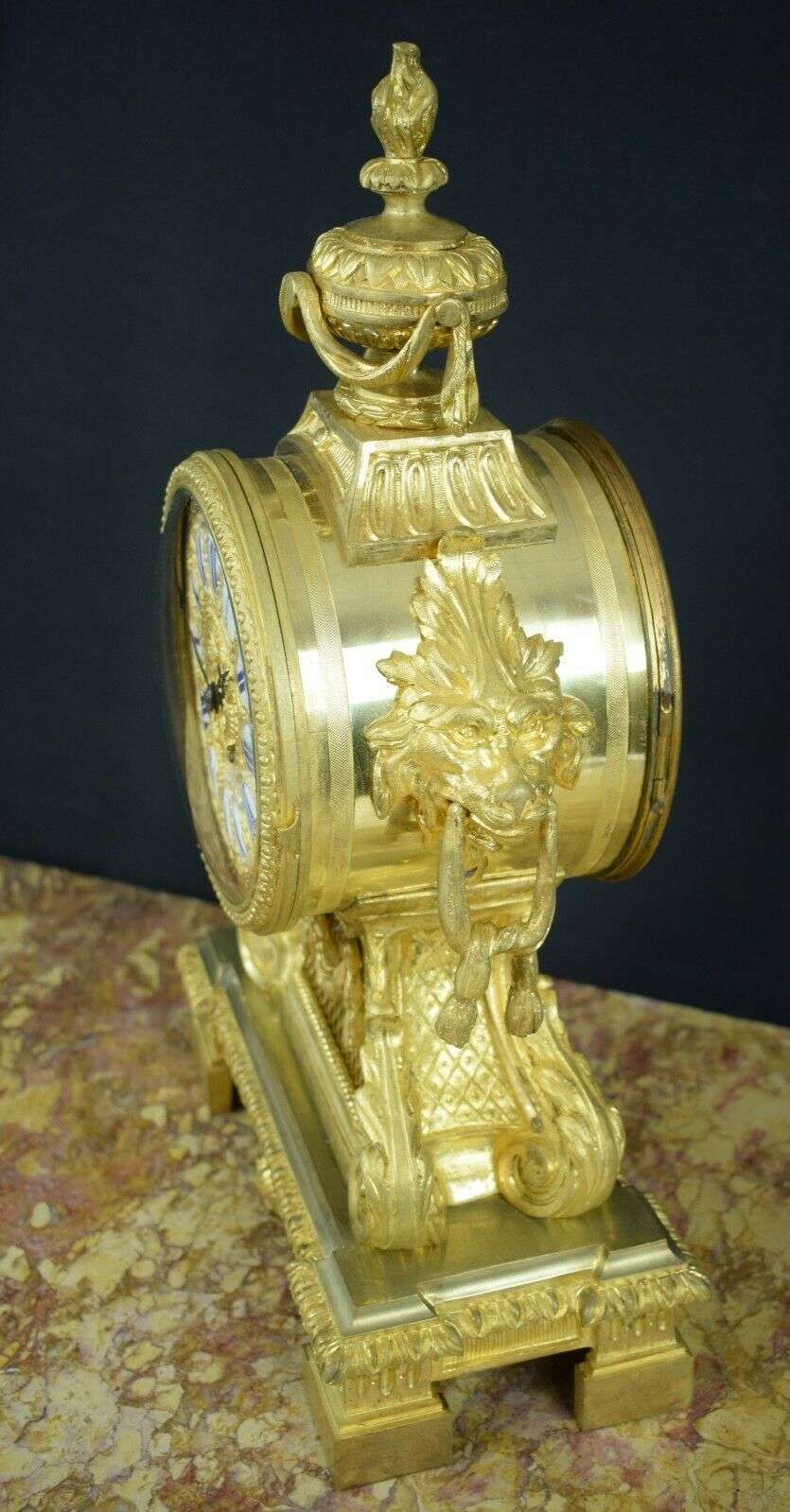 Pendule Kaminuhr Tischuhr Gründerzeit um 1870 aus vergoldeter Bronze – Detail