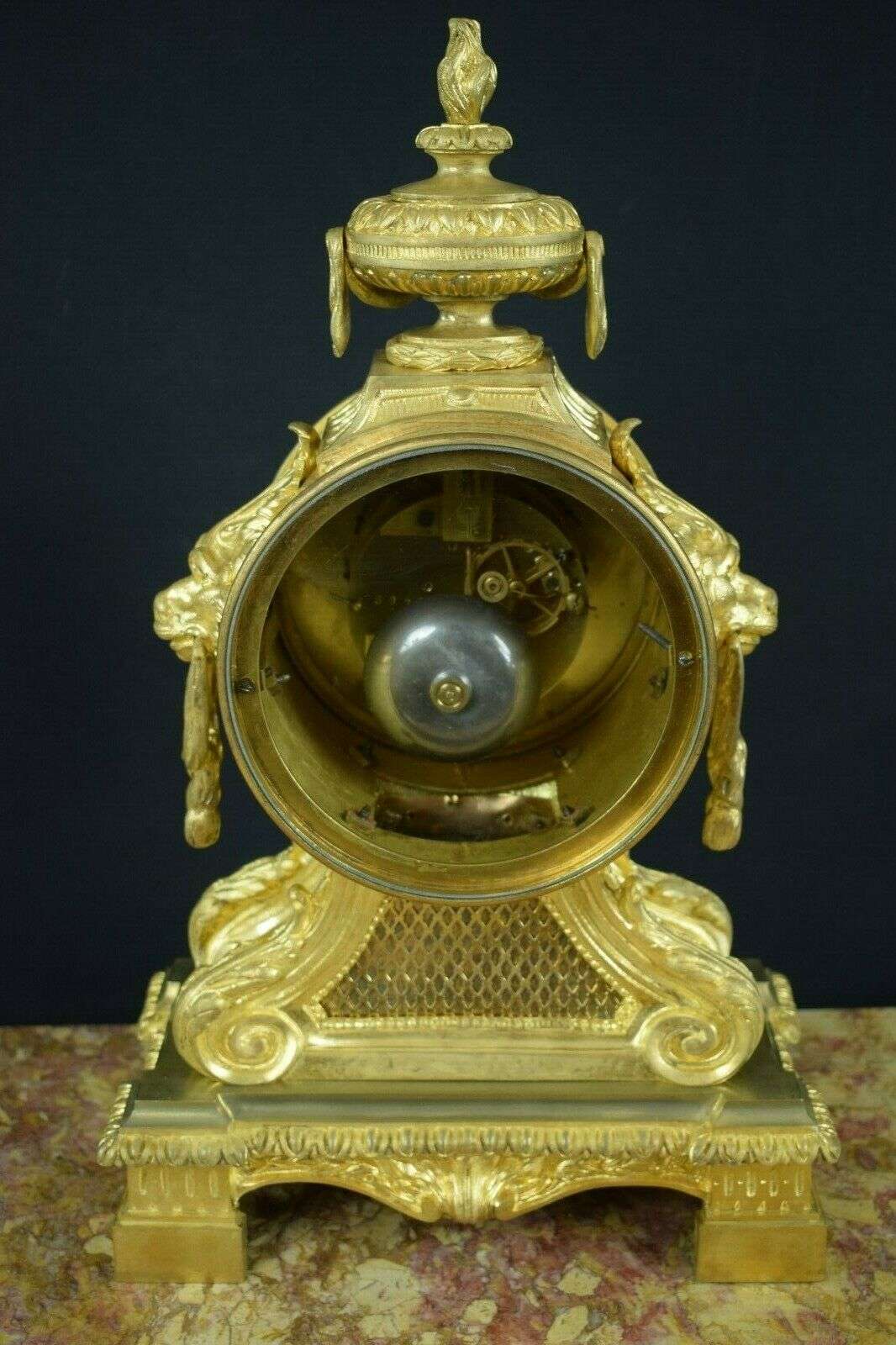 Pendule Kaminuhr Tischuhr Gründerzeit um 1870 aus vergoldeter Bronze – Detail