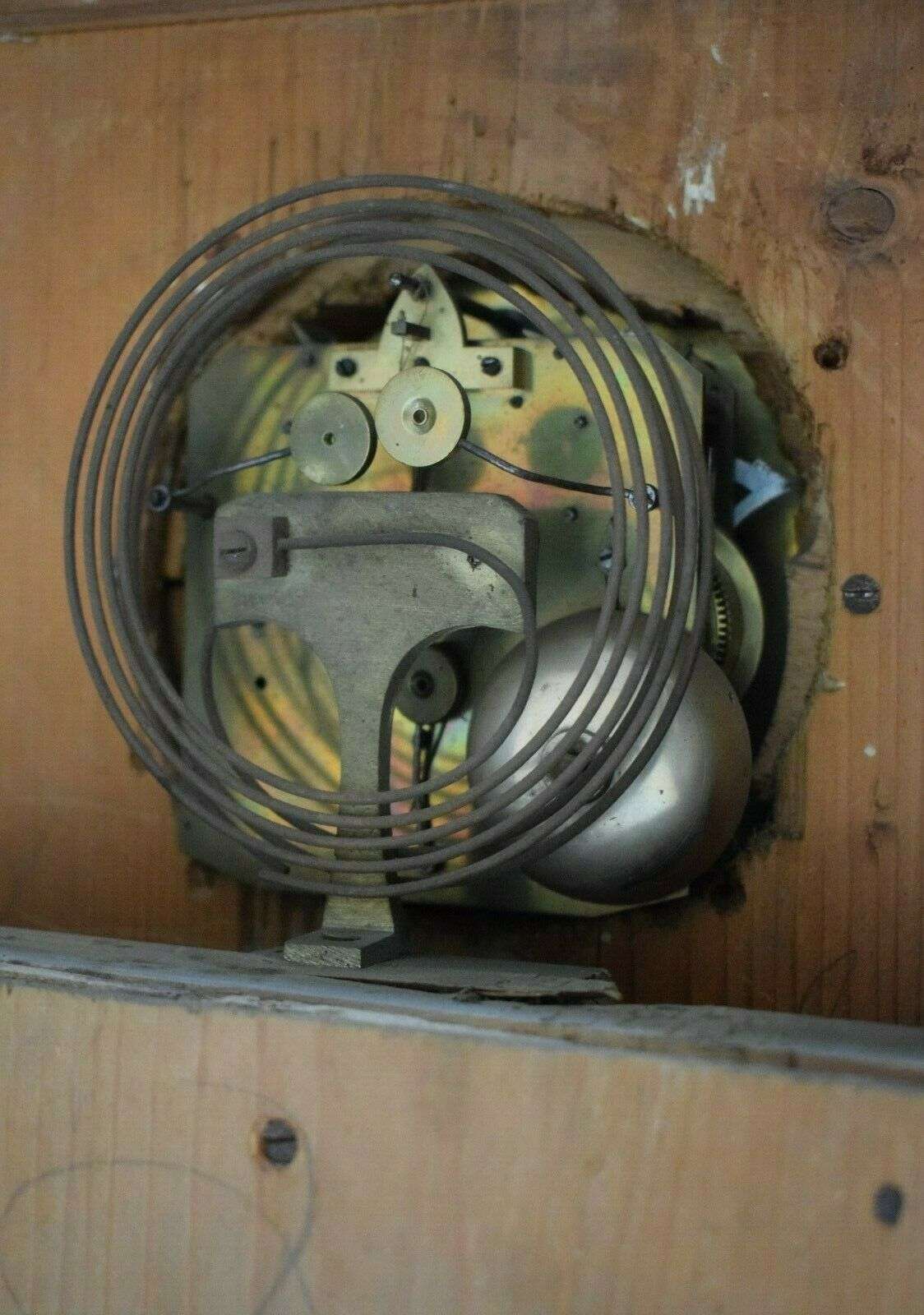 Wiener Rahmenuhr Bilderuhr 4/4 Stundenschlag und Wecker um 1830 F.Kunz in Wien – Detail