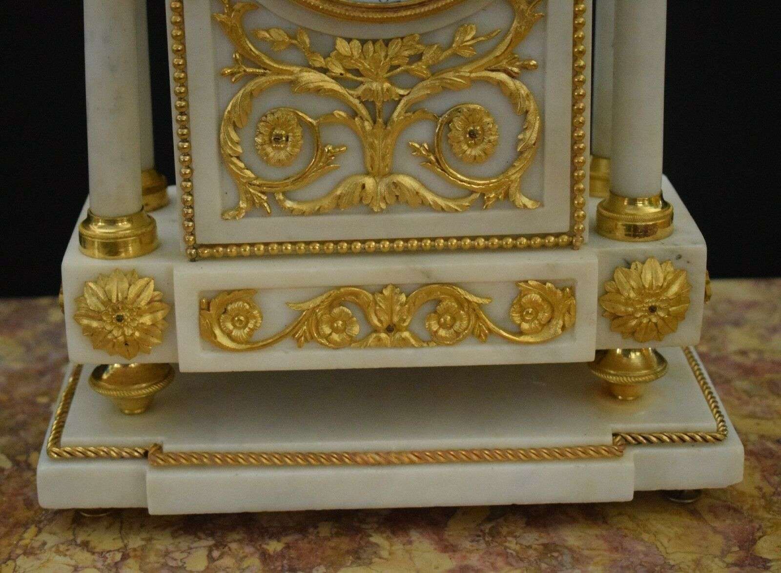 Louis XVI Pendule Kaminuhr Tischuhr Bronze und Marmor 1780 Vandersteen Brüssel – Detail