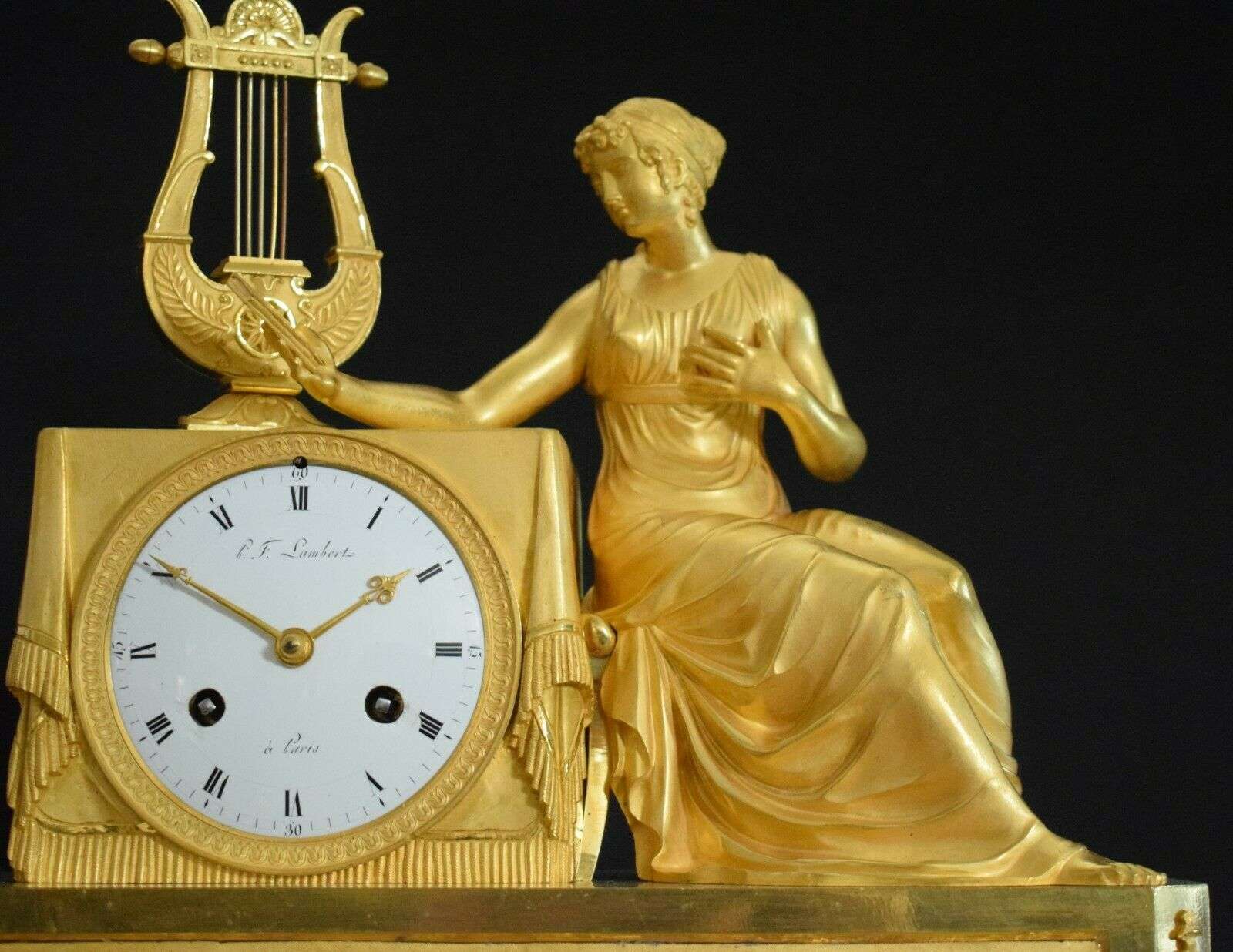 Empire Pendule Kaminuhr "Le Souvenir" 1800 feuervergoldete Bronze Lambert Paris – Detail