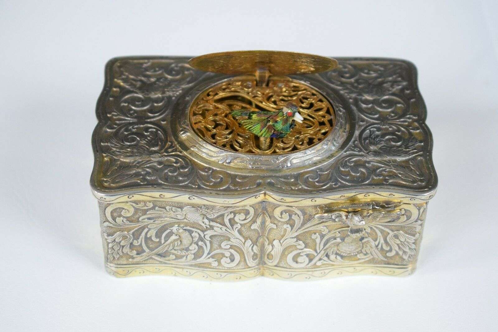 Singvogelautomat Singvogeldose aus Silber K.Griesbaum? singing bird box ca. 1925 – Vorderansicht