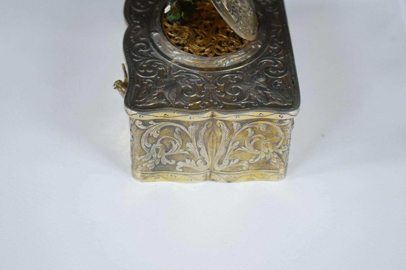 Singvogelautomat Singvogeldose aus Silber K.Griesbaum? singing bird box ca. 1925 – Detail