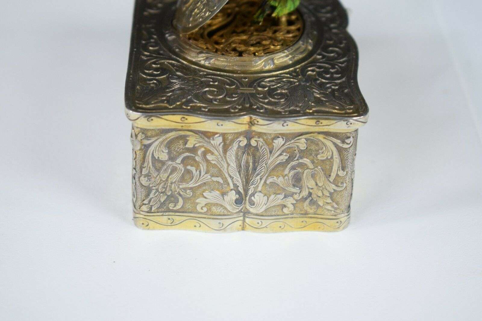 Singvogelautomat Singvogeldose aus Silber K.Griesbaum? singing bird box ca. 1925 – Detail
