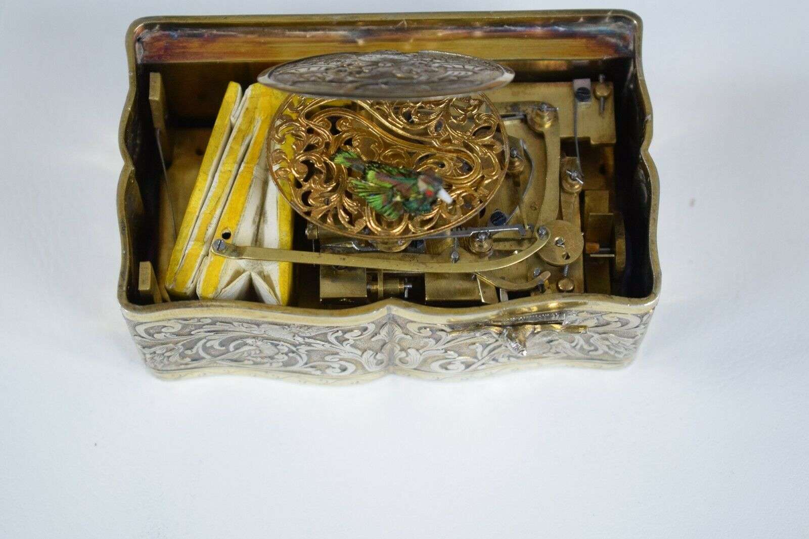 Singvogelautomat Singvogeldose aus Silber K.Griesbaum? singing bird box ca. 1925 – Detail