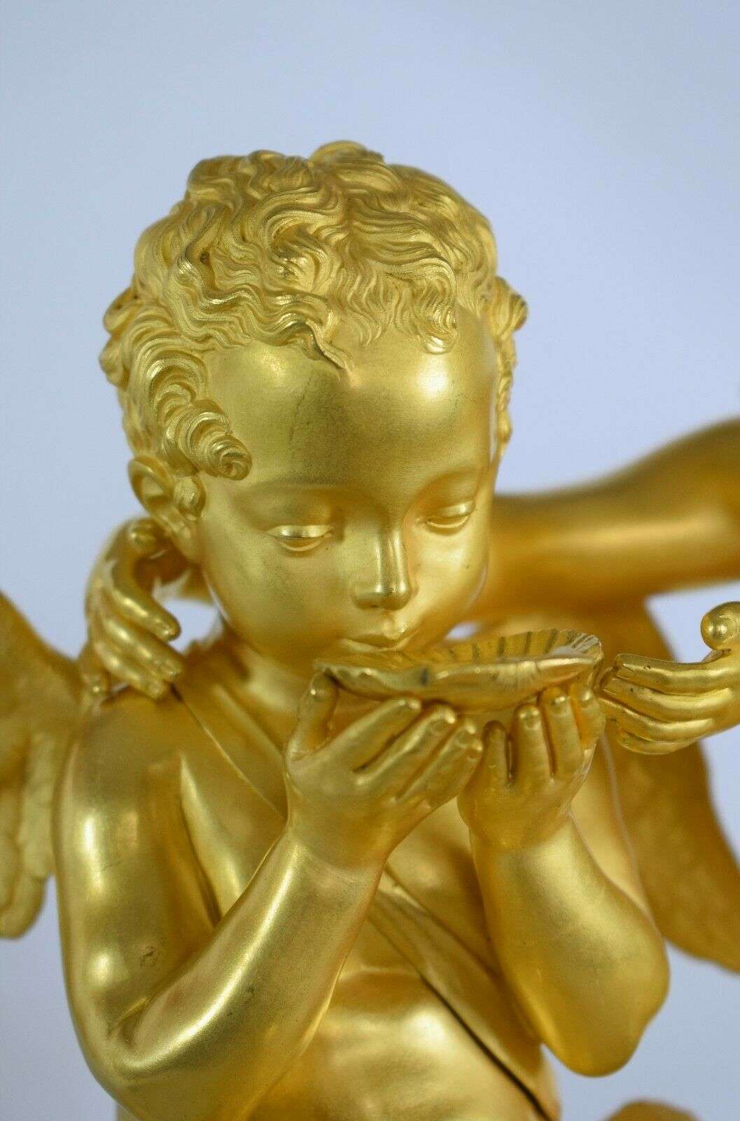 SELTENE IMPOSANTE FEUERVERGOLDETE BRONZE PENDULE Bacchant Deniere Paris um 1830 – Detail