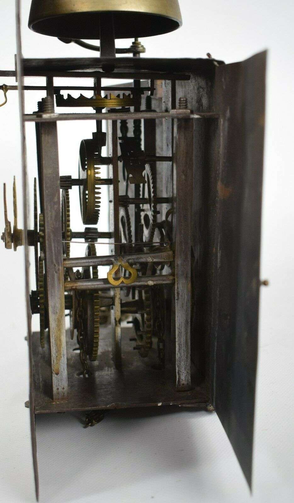 Antike Eisenuhr Vorderzappler mit Spindelhemmung und Schlagwerk um 1806 – Detail