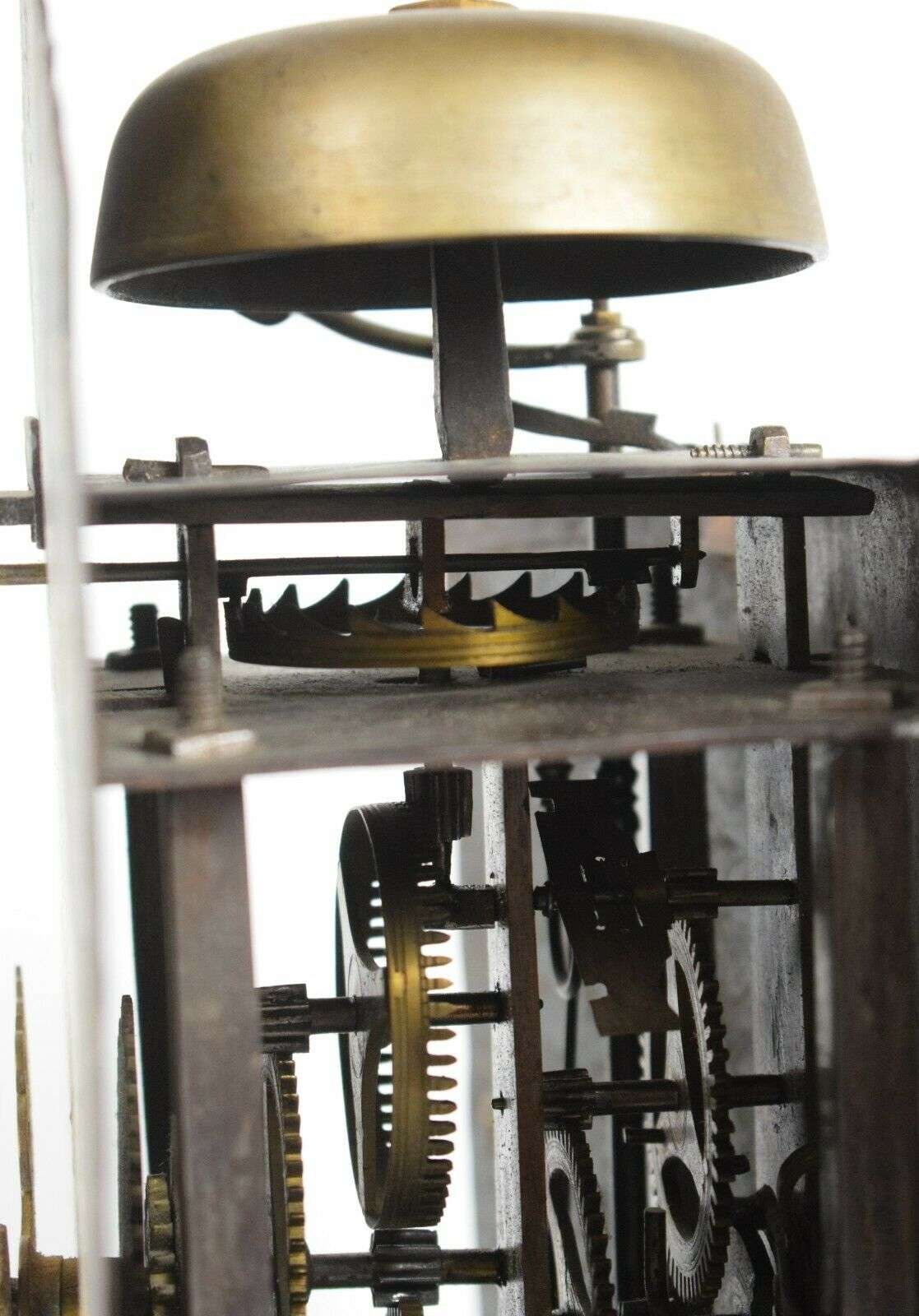 Antike Eisenuhr Vorderzappler mit Spindelhemmung und Schlagwerk um 1806 – Detail
