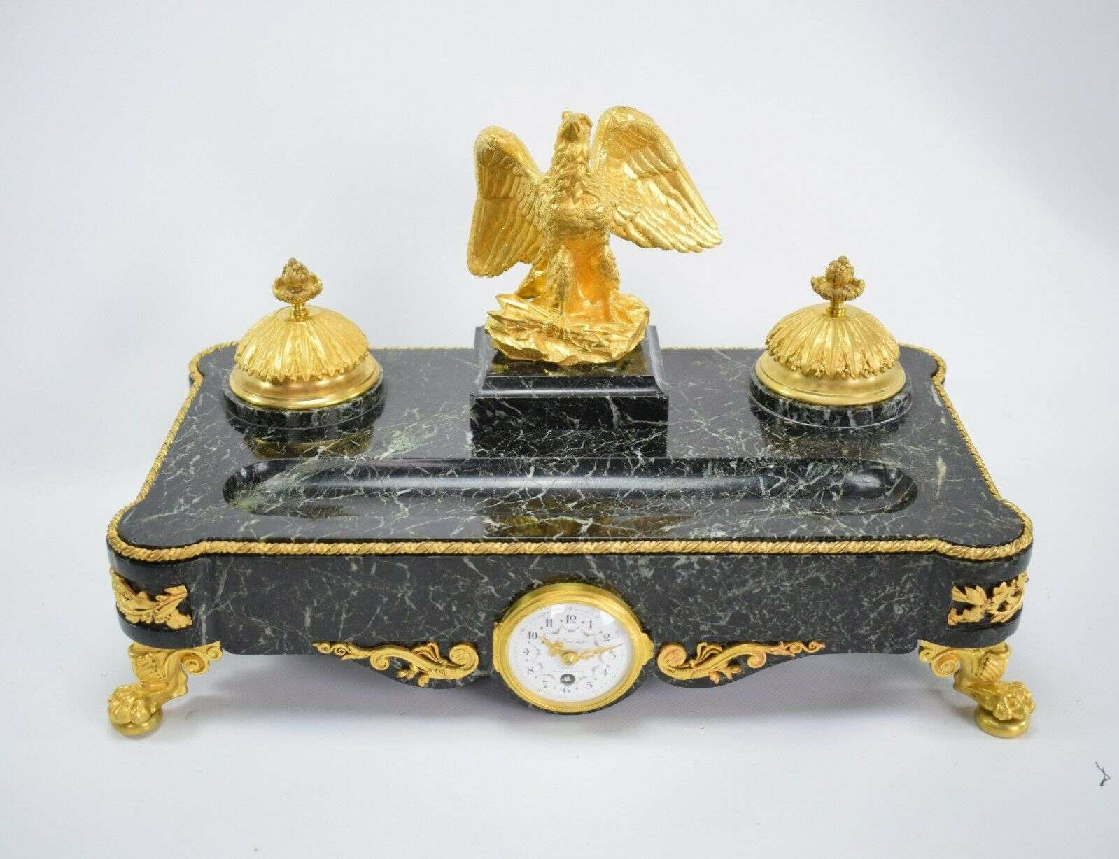 IMPOSANTE RARE GRÜNDERZEIT SCHREIBTISCHGARNITUR PENDULE Bronze, Marmor – Detail