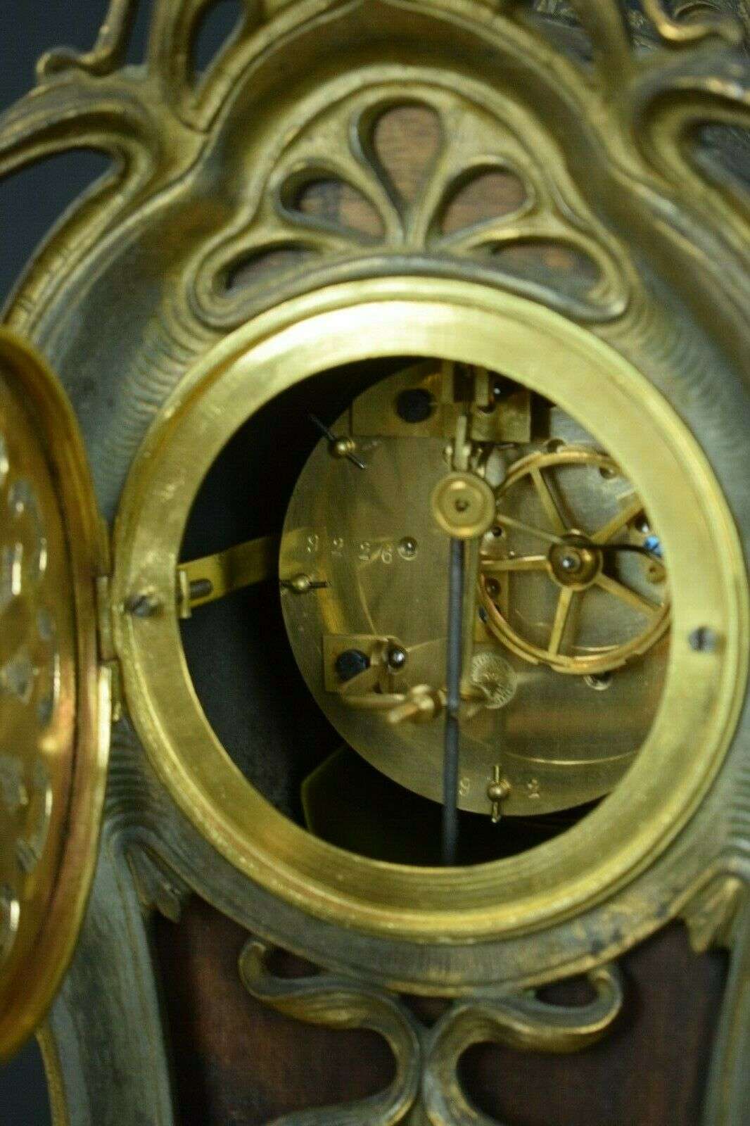 Elegante Jugenstil Art nouveau Pendule Frankreich um 1900 bez. Japy Freres – Detail
