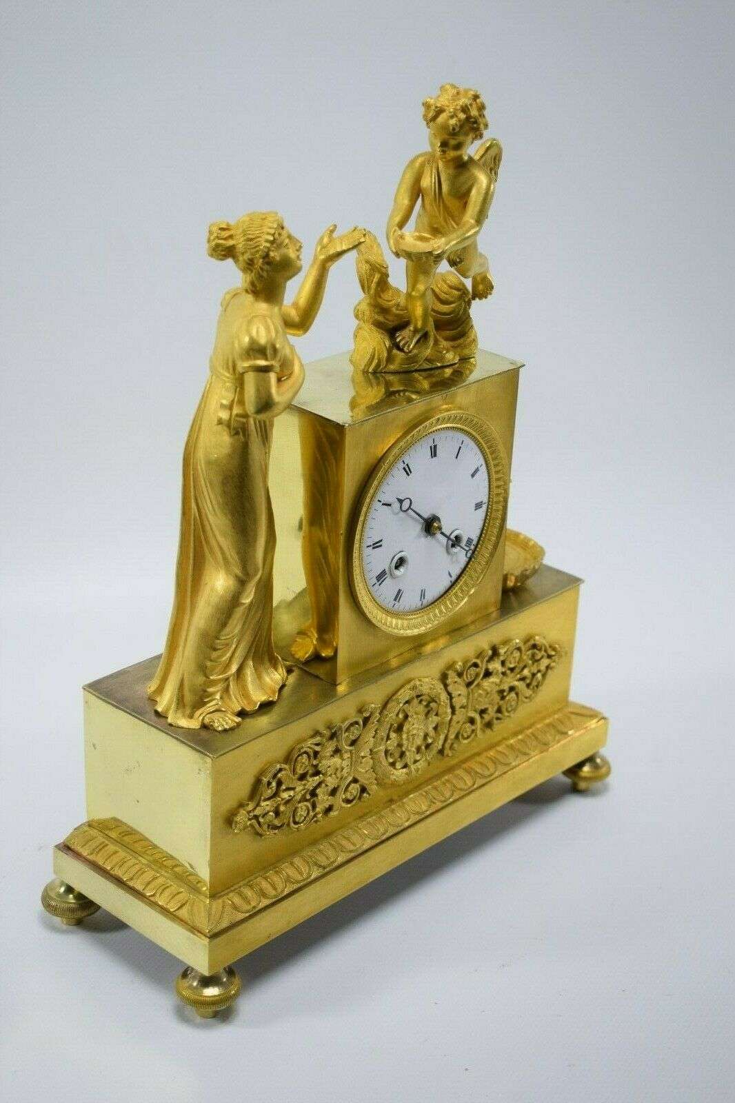 ORIGINALE feuervergoldete Empire Bronze Pendule Kaminuhr Tischuhr Paris um 1820 – Detail