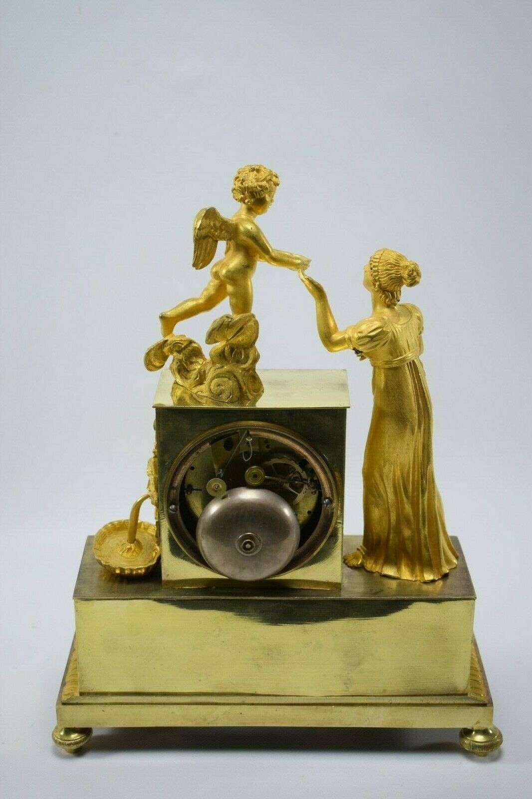ORIGINALE feuervergoldete Empire Bronze Pendule Kaminuhr Tischuhr Paris um 1820 – Detail
