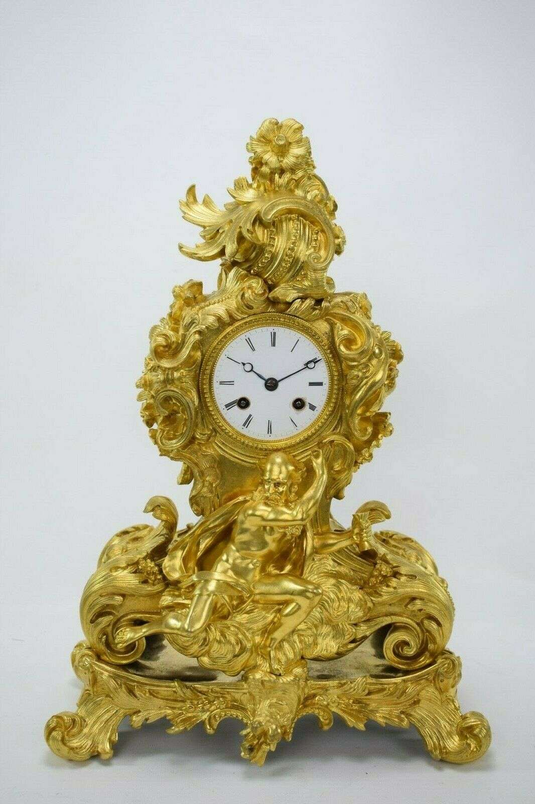 Feuervergoldete Bronze Pendule Kaminuhr Chronos Louis Philippe um 1845 – Vorderansicht