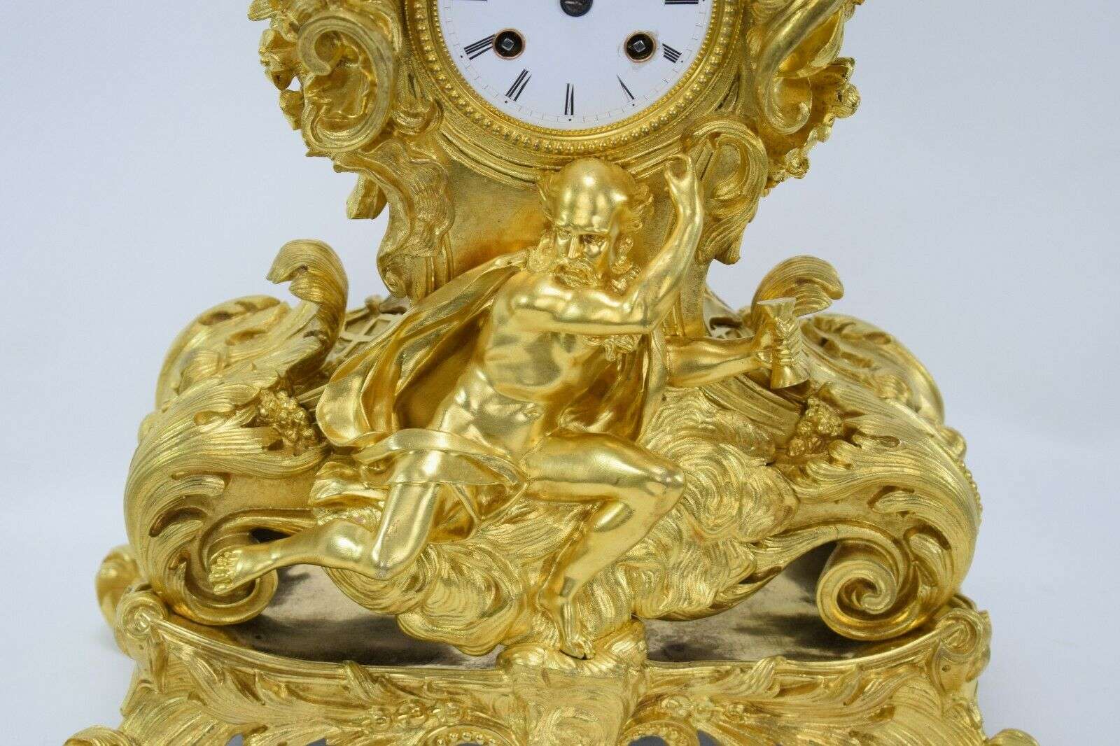 Feuervergoldete Bronze Pendule Kaminuhr Chronos Louis Philippe um 1845 – Detail