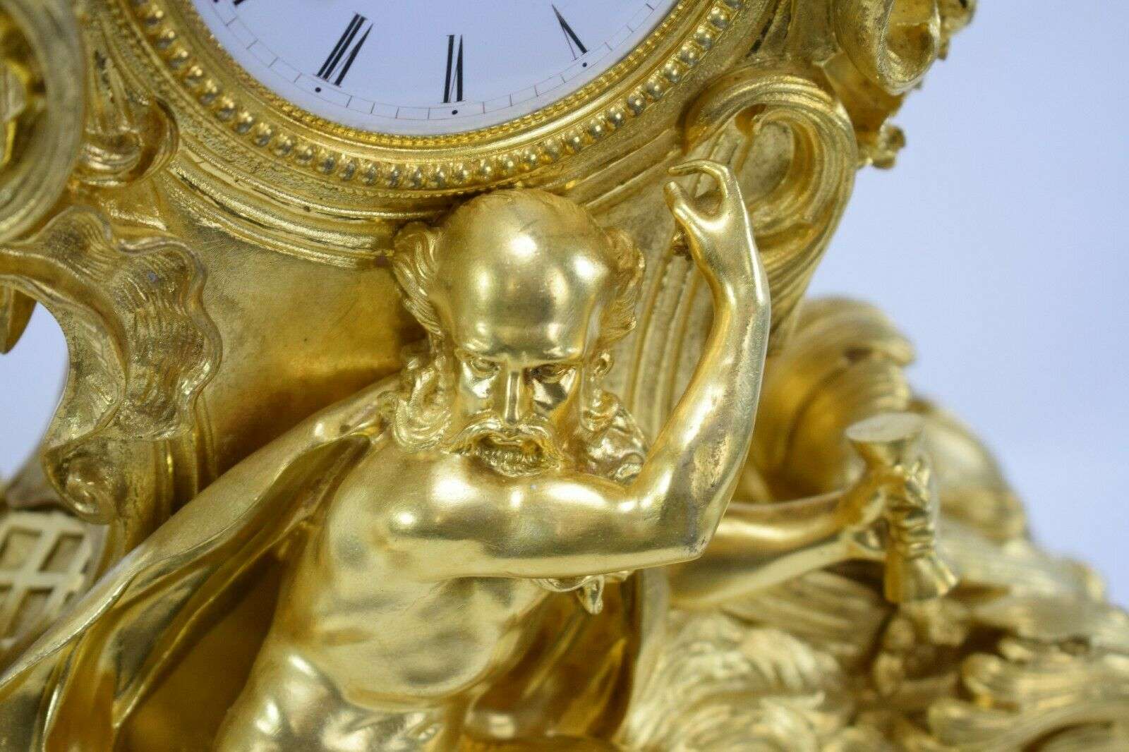 Feuervergoldete Bronze Pendule Kaminuhr Chronos Louis Philippe um 1845 – Detail