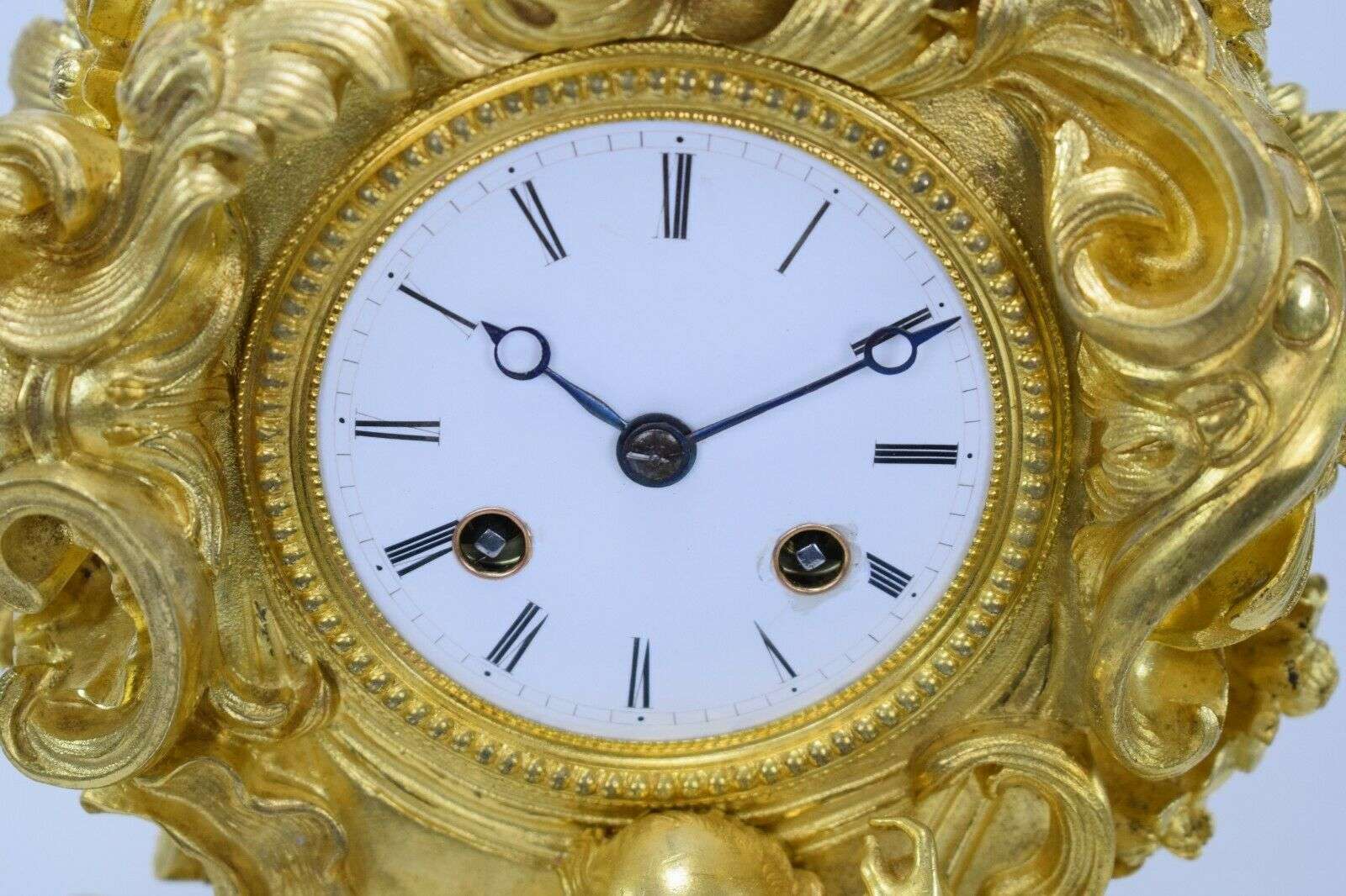 Feuervergoldete Bronze Pendule Kaminuhr Chronos Louis Philippe um 1845 – Detail
