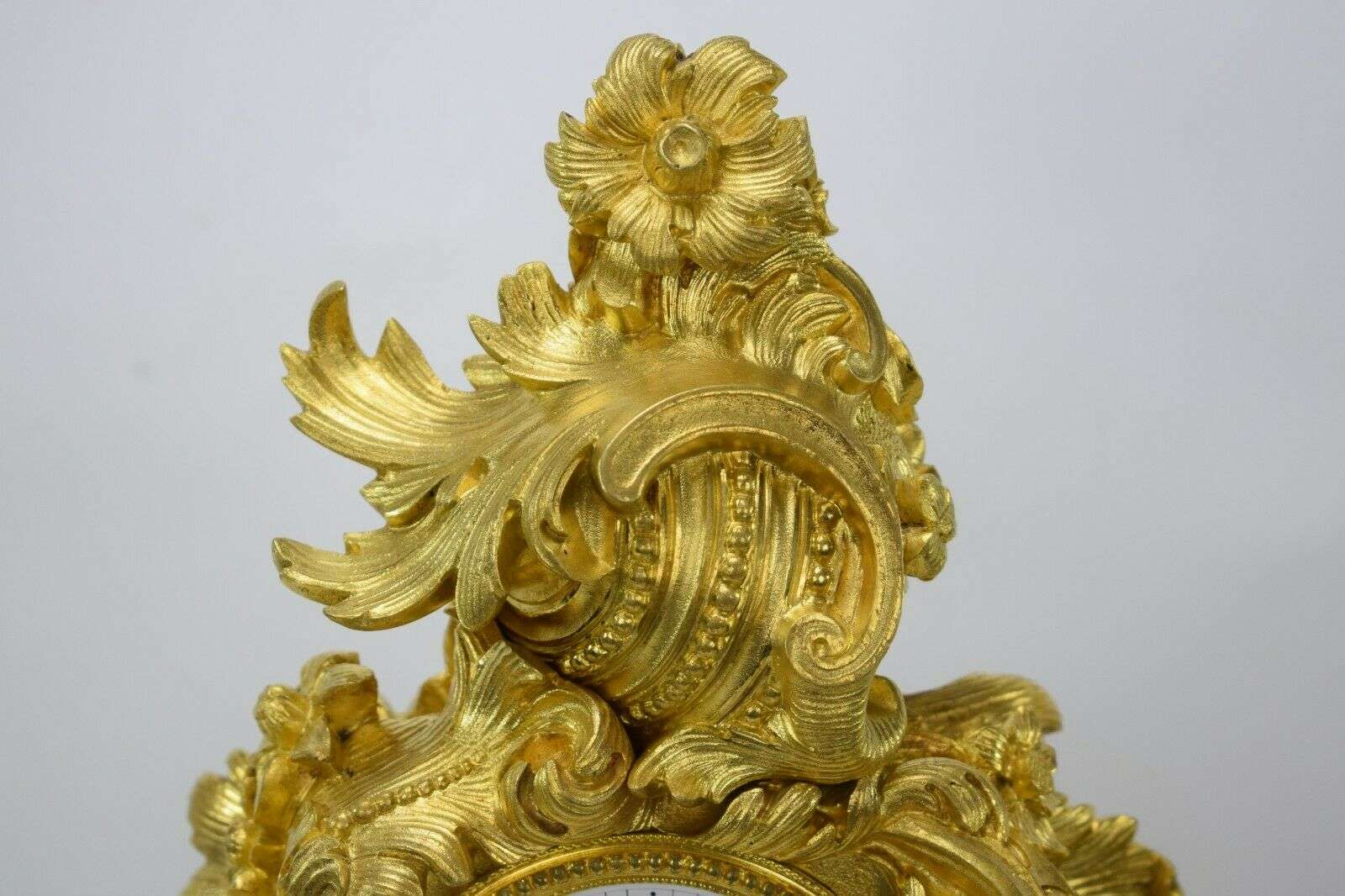 Feuervergoldete Bronze Pendule Kaminuhr Chronos Louis Philippe um 1845 – Detail