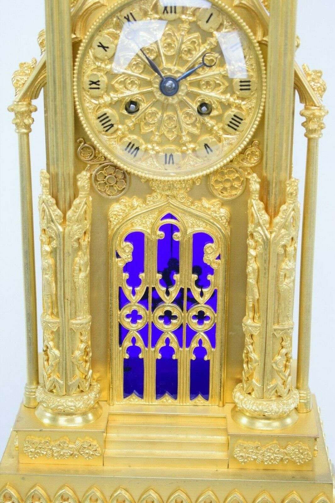 Seltene Bronze Pendule Kaminuhr Gotik Kathedrale mit Automat um 1830 – Detail