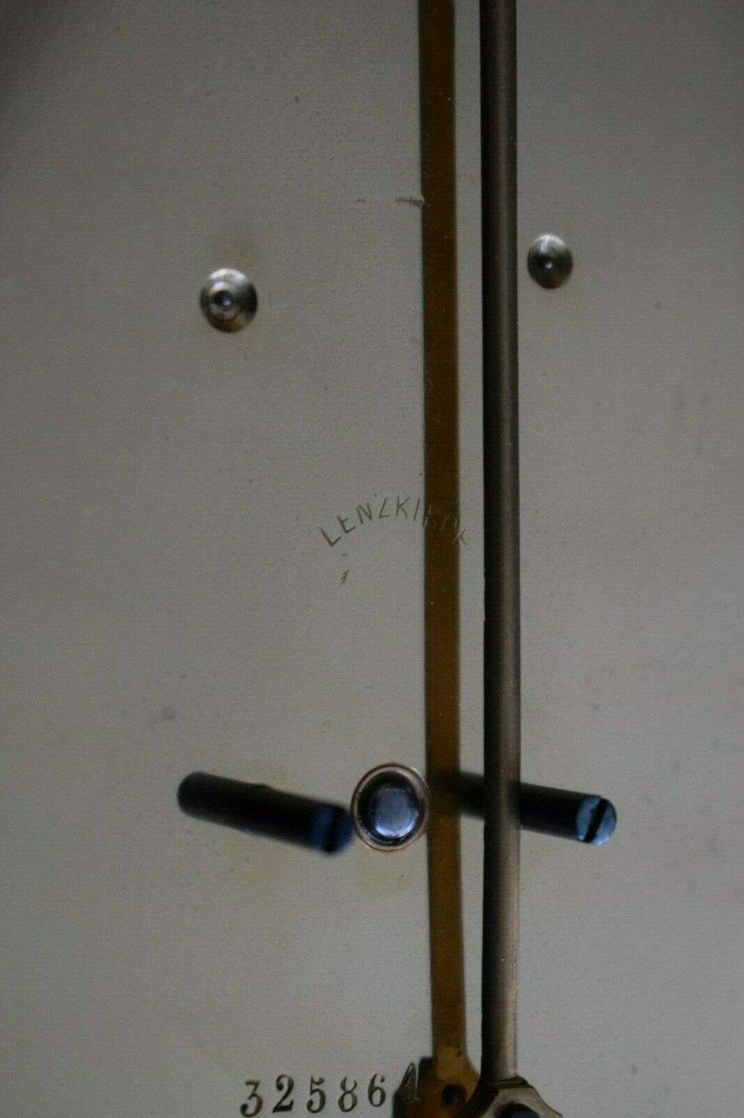 Große Sekundenpendeluhr Regulator PPU Lenzkirch um 1865 Zentralsekunde – Detail