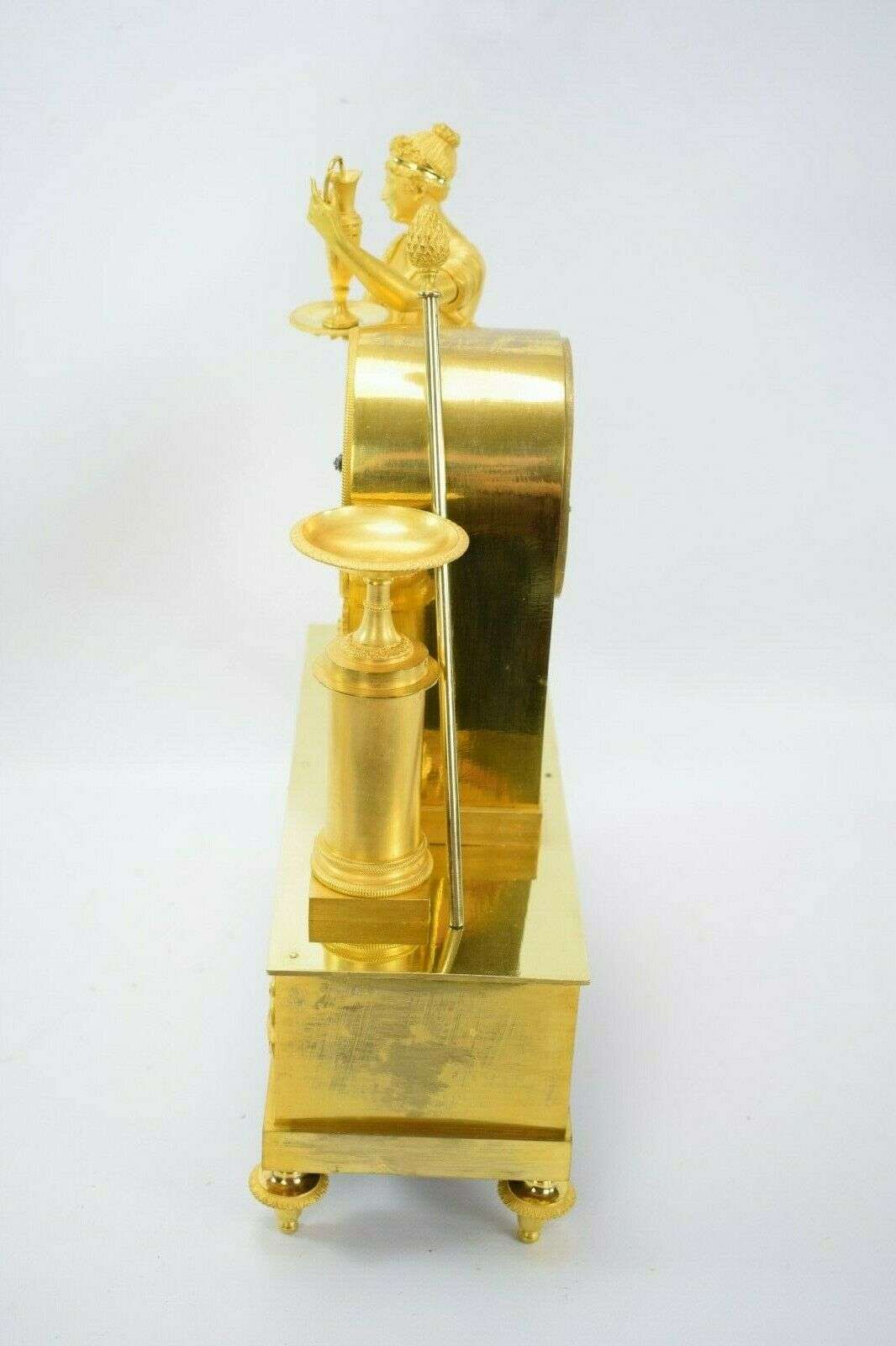 Hochwertige Feuervergoldete Empire Bronze Pendule Kaminuhr Nymphe um 1810 – Detail