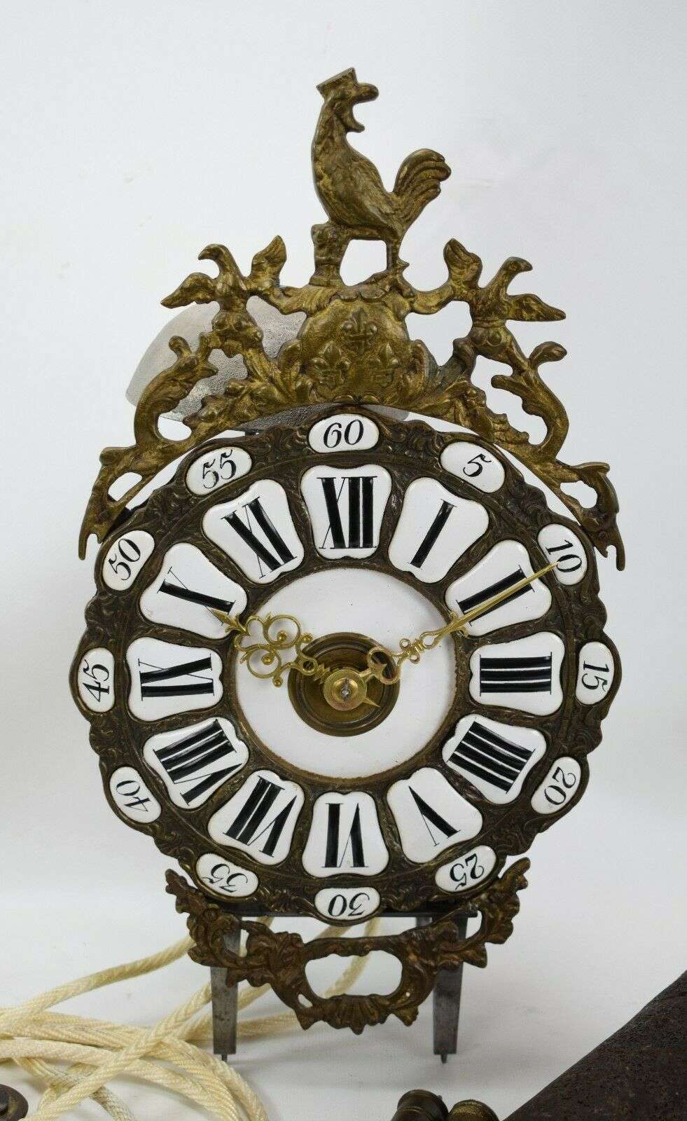 Französische Laternenuhr Wanduhr Kartuschenzifferblatt um 1780, überholt – Detail