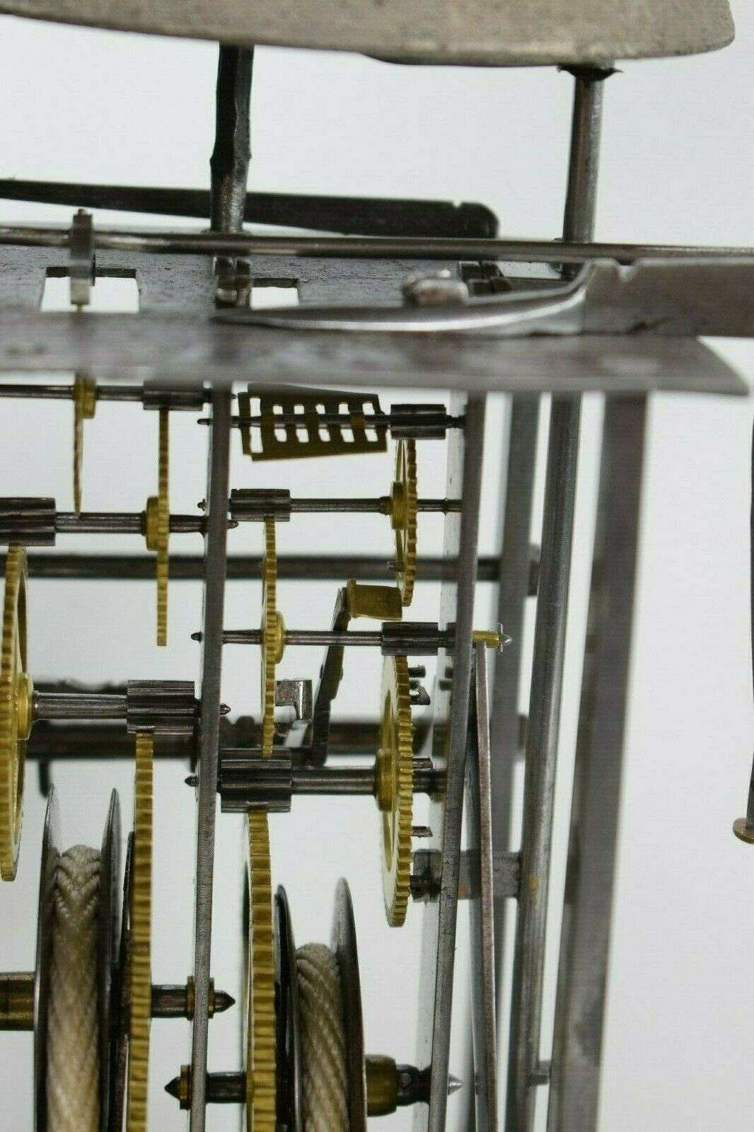 Französische Laternenuhr Wanduhr Kartuschenzifferblatt um 1780, überholt – Detail
