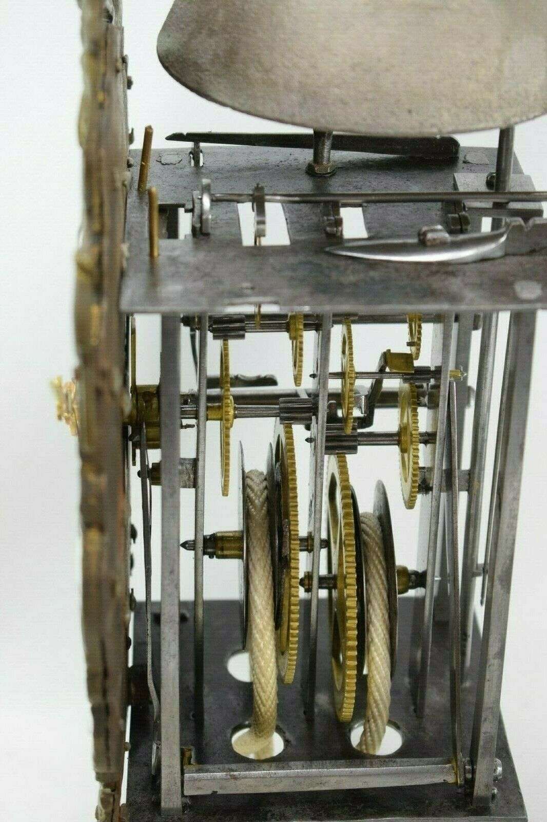 Französische Laternenuhr Wanduhr Kartuschenzifferblatt um 1780, überholt – Detail