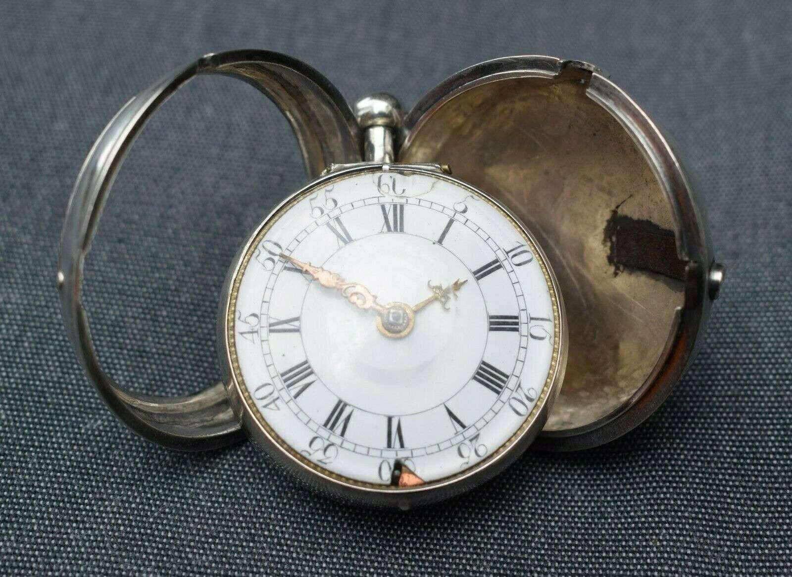 Jacob Mayr Augsburg Spindeltaschenuhr um 1710 mit Übergehäuse – Detail