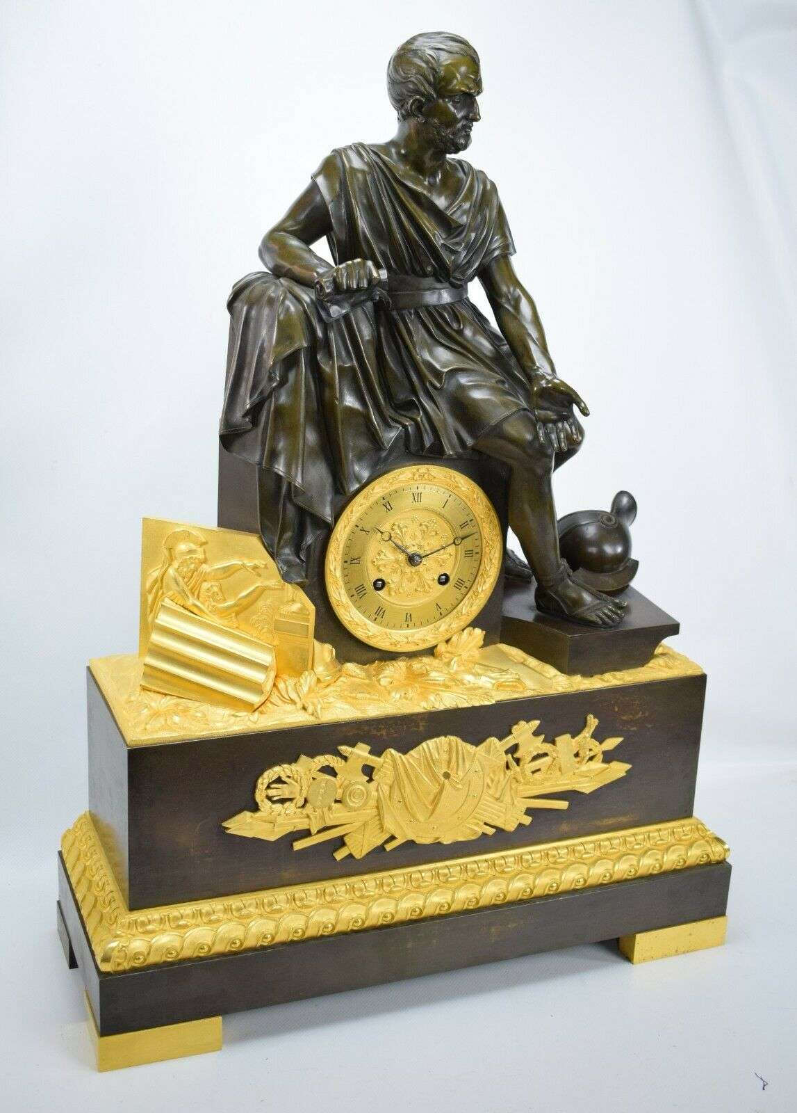 Gr. feuervergoldete, brünierte Empire Bronze Pendule Kaminuhr Gaius Marius 1820 – Detail