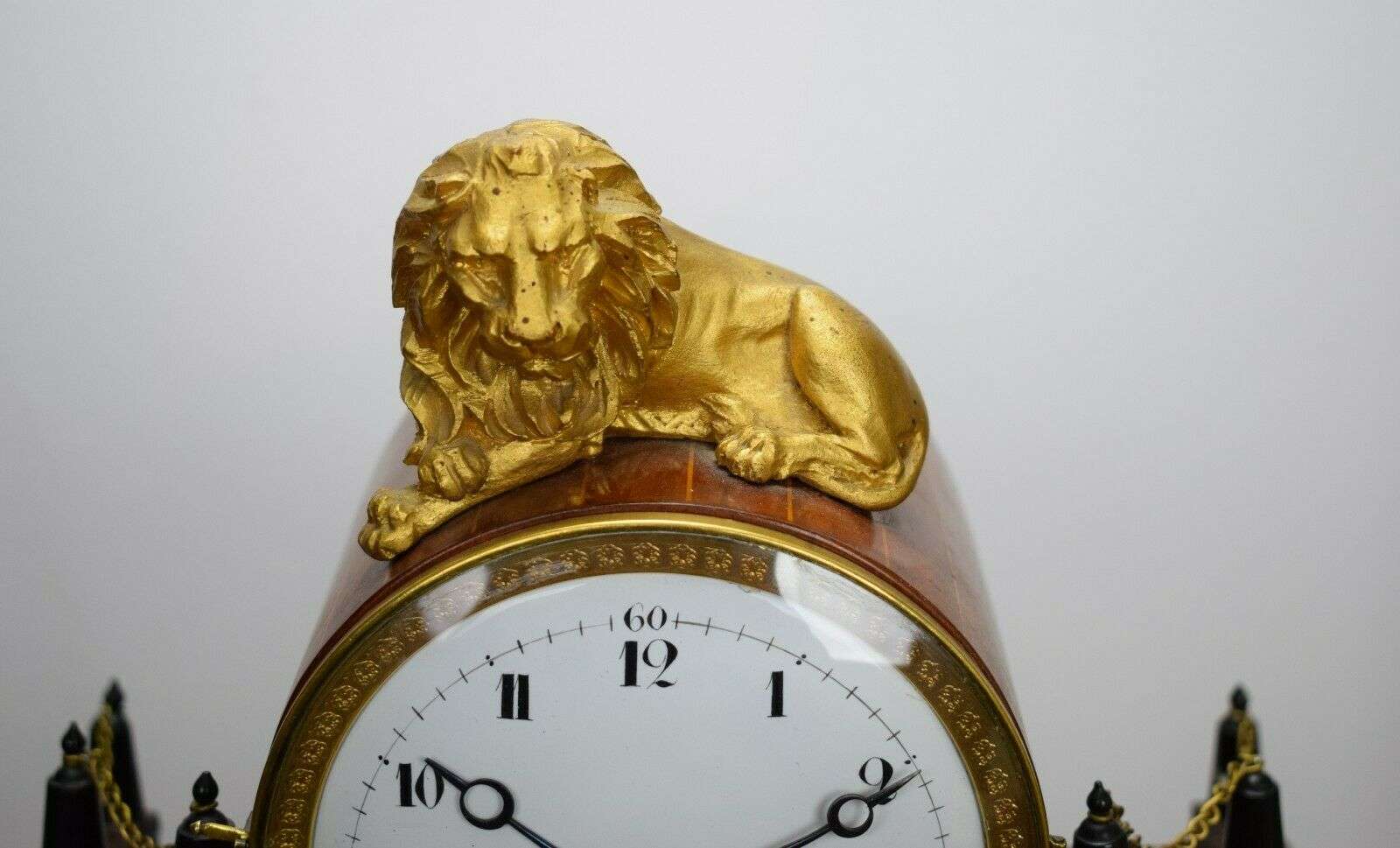Seltene Berliner Klassizismus Portaluhr Pendule Kaminuhr um 1800 – Detail