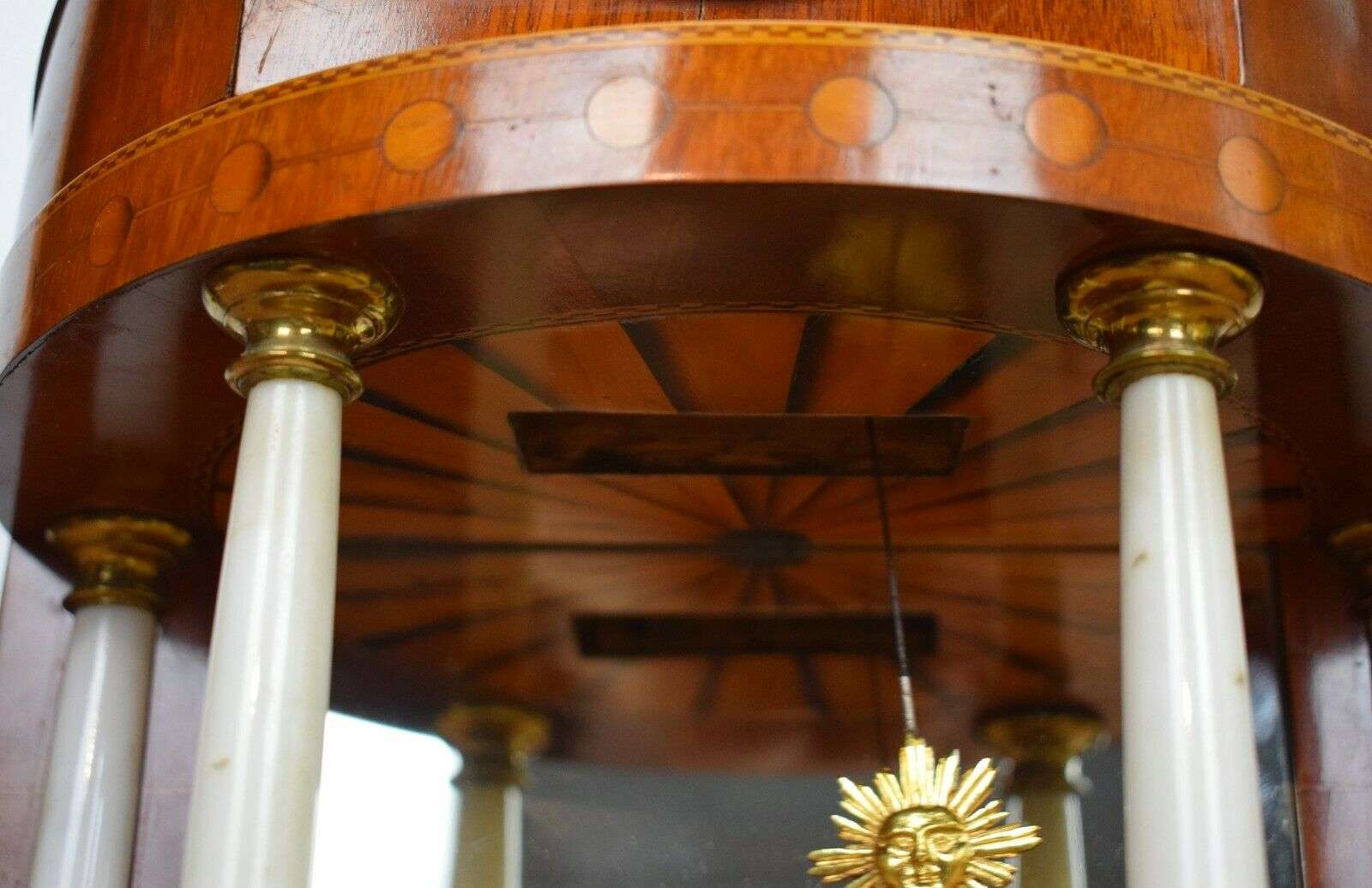 Seltene Berliner Klassizismus Portaluhr Pendule Kaminuhr um 1800 – Detail