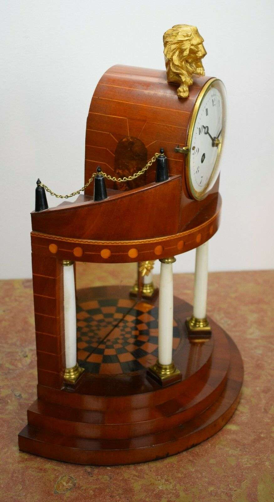 Seltene Berliner Klassizismus Portaluhr Pendule Kaminuhr um 1800 – Detail