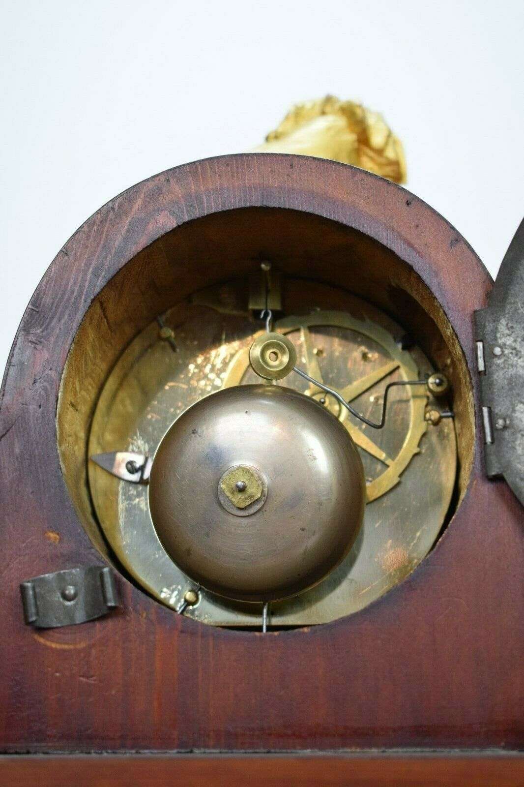 Seltene Berliner Klassizismus Portaluhr Pendule Kaminuhr um 1800 – Detail
