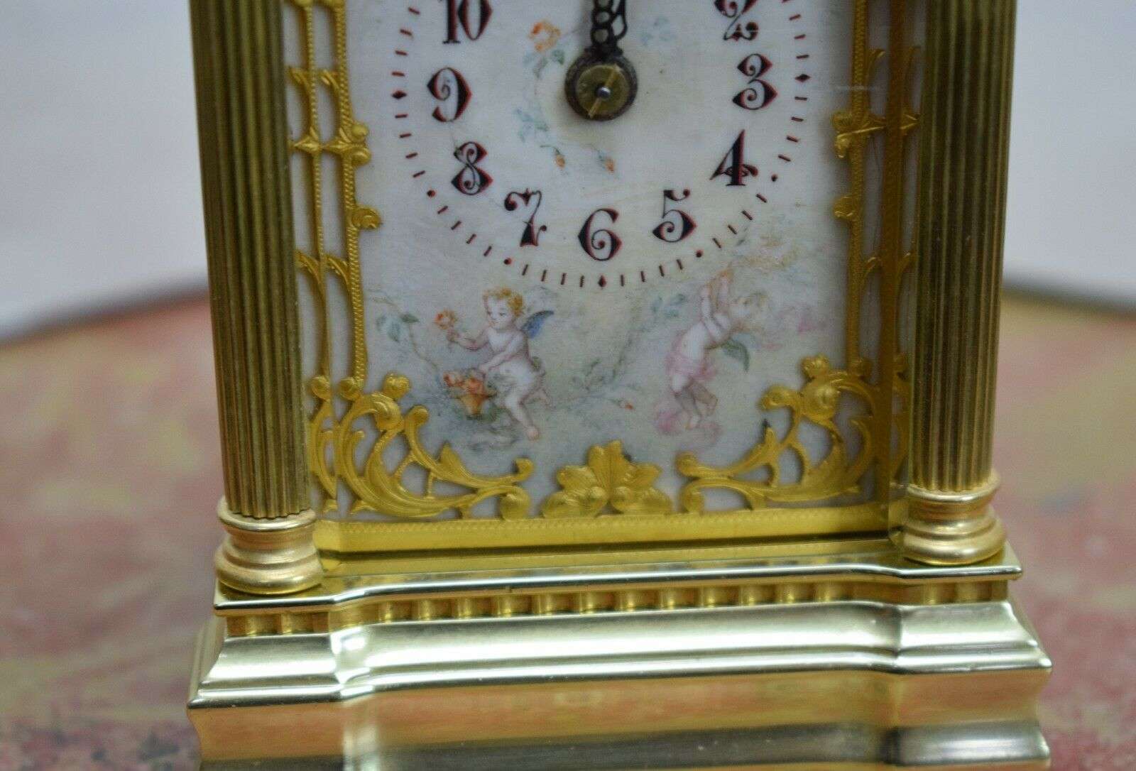 Sehr feine Reiseuhr mit Miniaturportraits sowie Zifferblatt auf Bein (Gesamtmasseanteil unter 10%), das Werk mit Repetition RESERVIERT – Detail