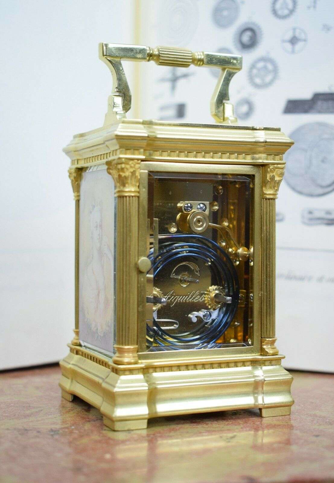 Sehr feine Reiseuhr mit Miniaturportraits sowie Zifferblatt auf Bein (Gesamtmasseanteil unter 10%), das Werk mit Repetition RESERVIERT – Detail