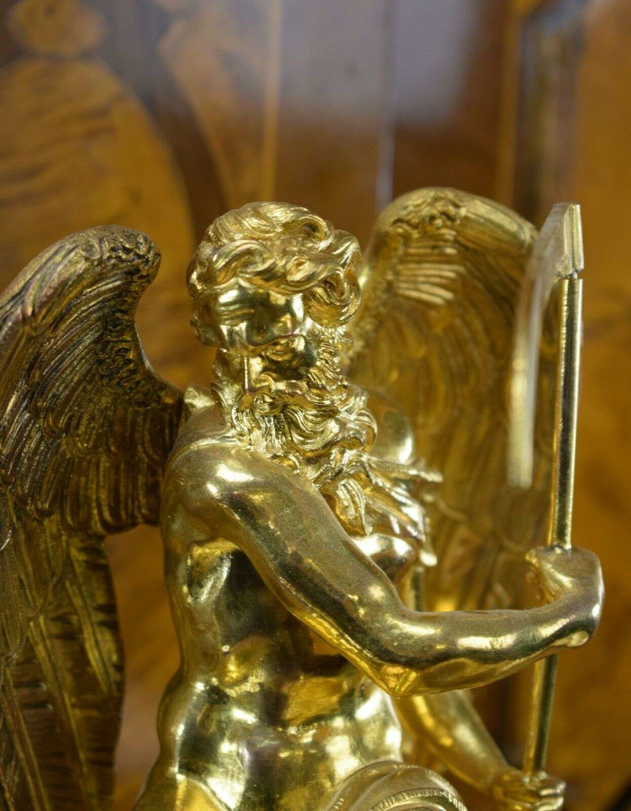 Große Pendule mit Brunnenautomat CHRONOS um 1840 – Detail