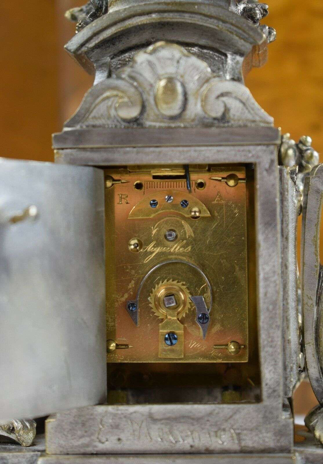 RESERVIERT !Miniatur Prunk- Pendule Kaminuhr Tischuhr E. Meunier um 1870 Louis XV – Detail