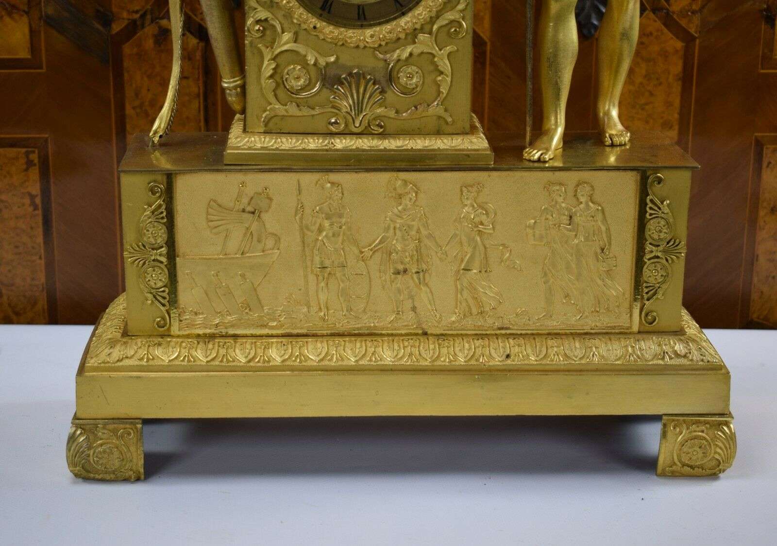 Feuervergoldete Empire Bronze Pendule Kaminuhr "Urteil des Paris" Paris um 1810 – Detail