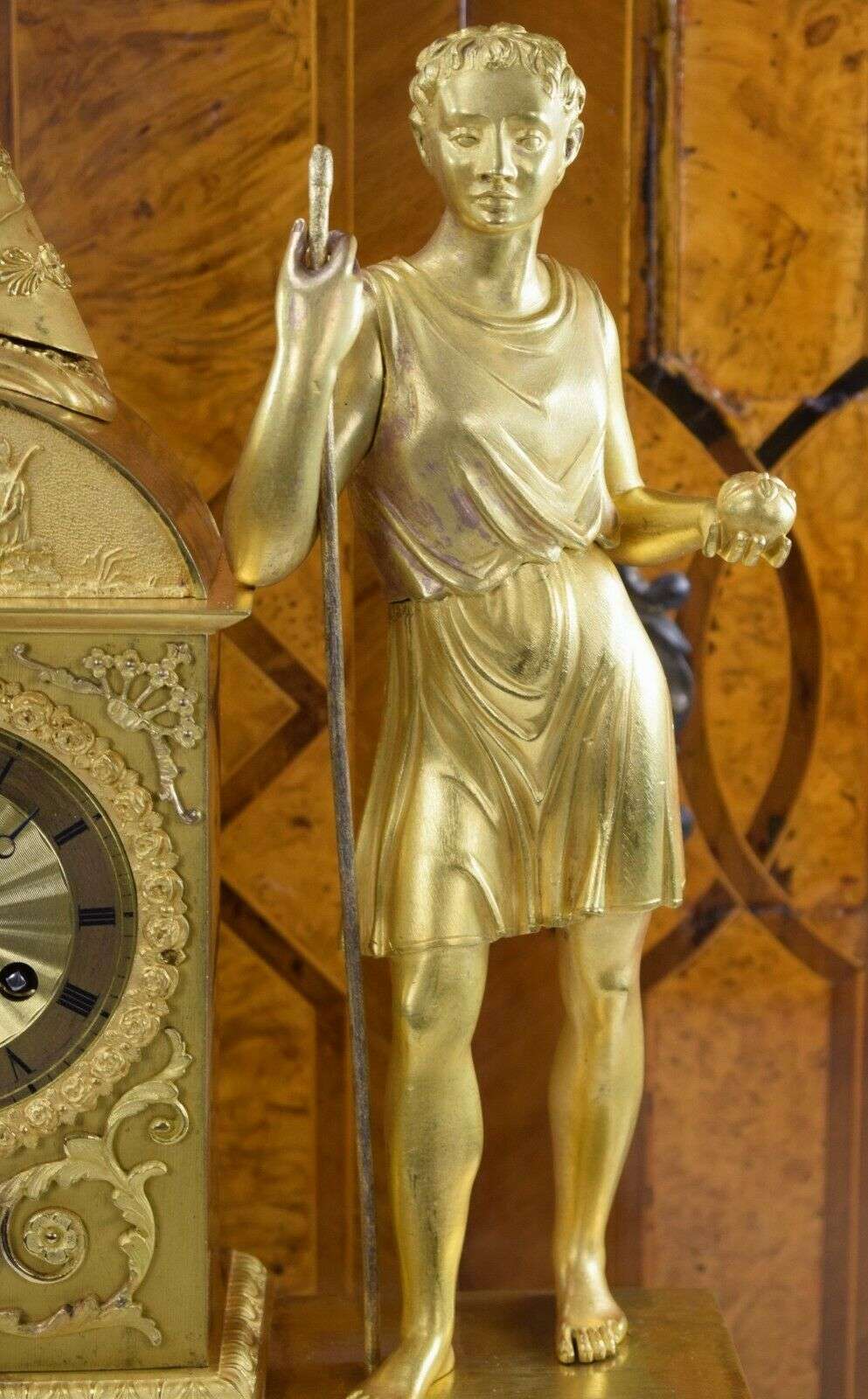 Feuervergoldete Empire Bronze Pendule Kaminuhr "Urteil des Paris" Paris um 1810 – Detail