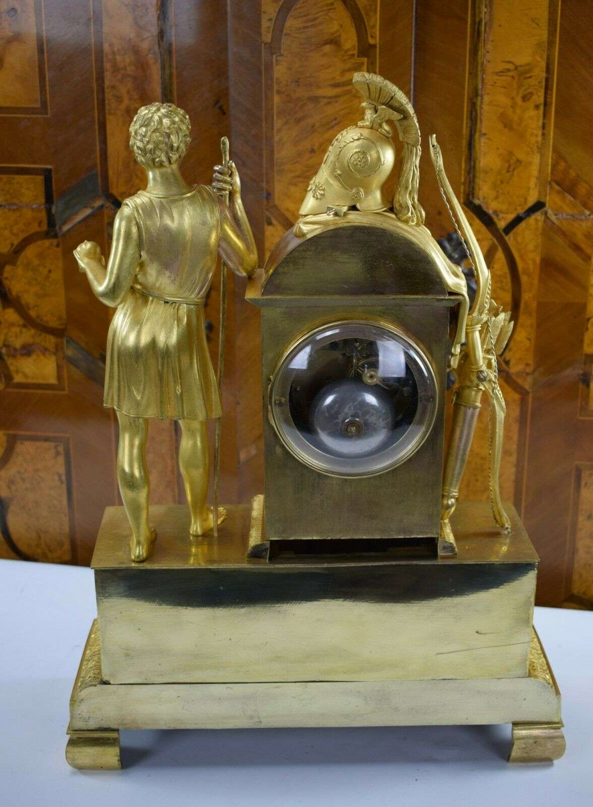 Feuervergoldete Empire Bronze Pendule Kaminuhr "Urteil des Paris" Paris um 1810 – Detail