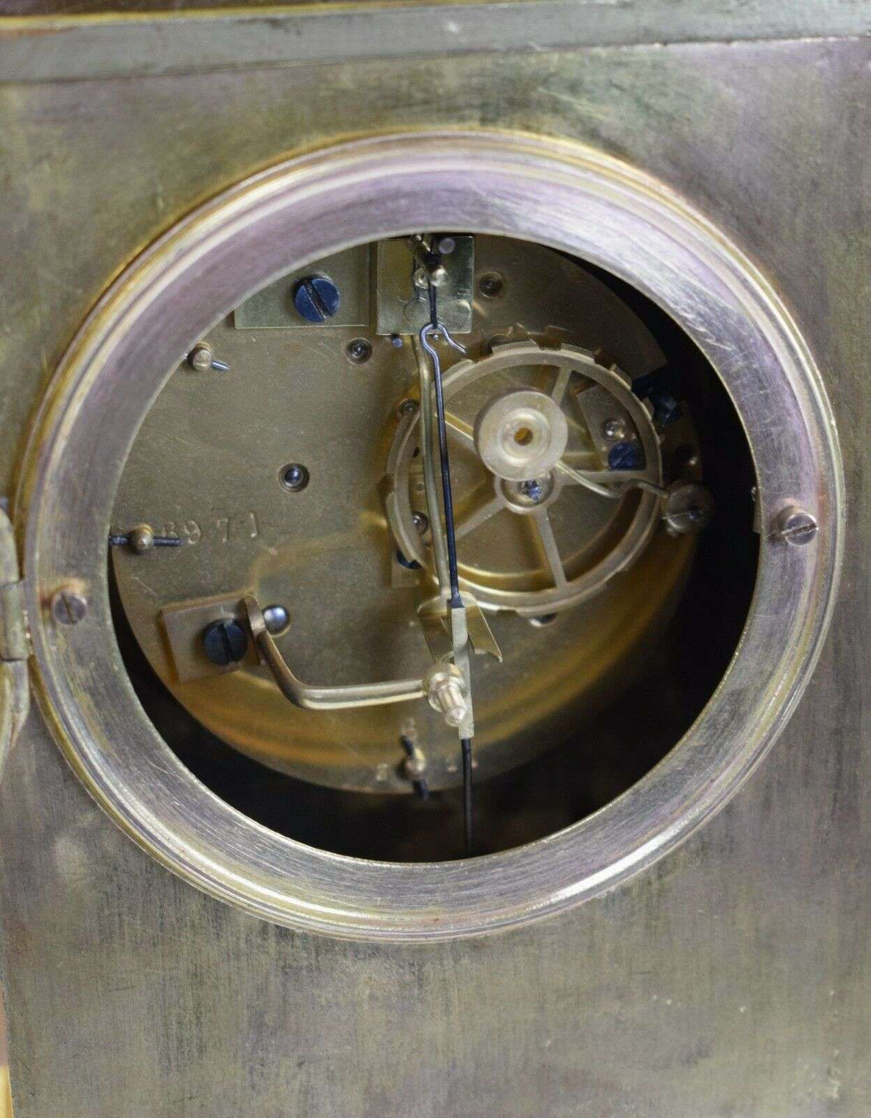 Feuervergoldete Empire Bronze Pendule Kaminuhr "Urteil des Paris" Paris um 1810 – Detail
