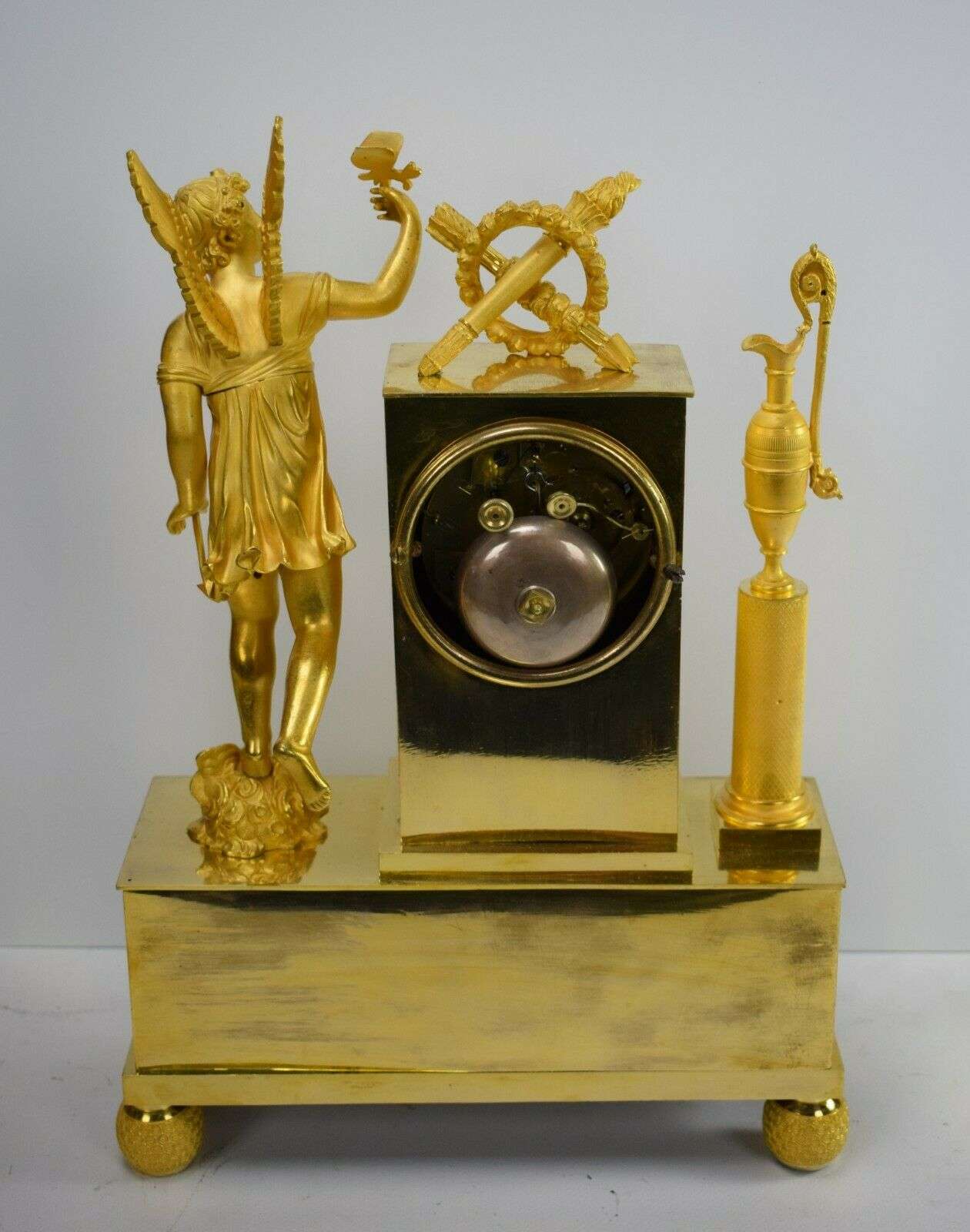 Empire Pendule Kaminuhr Tischuhr feuervergoldete Bronze Amor um 1820 – Detail