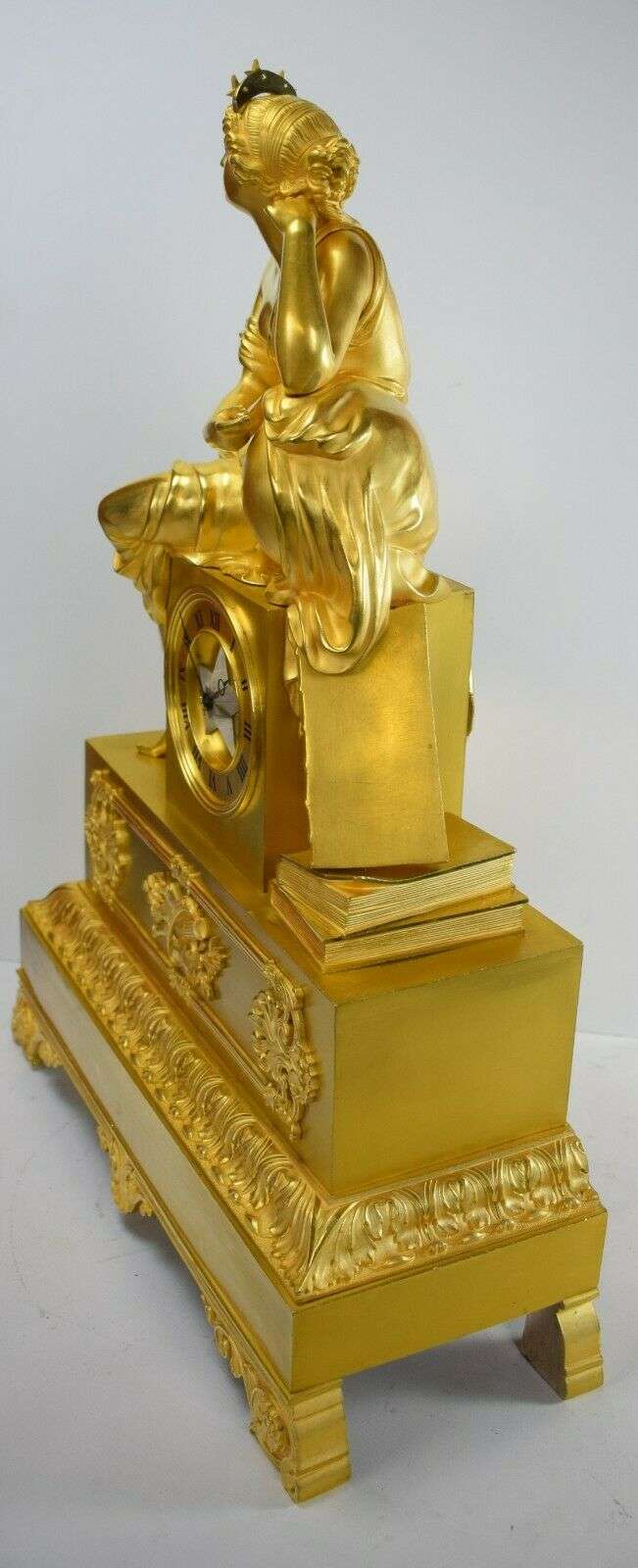 Große Empire Pendule Kaminuhr Tischuhr feuervergoldete Bronze Urania um 1820 – Detail