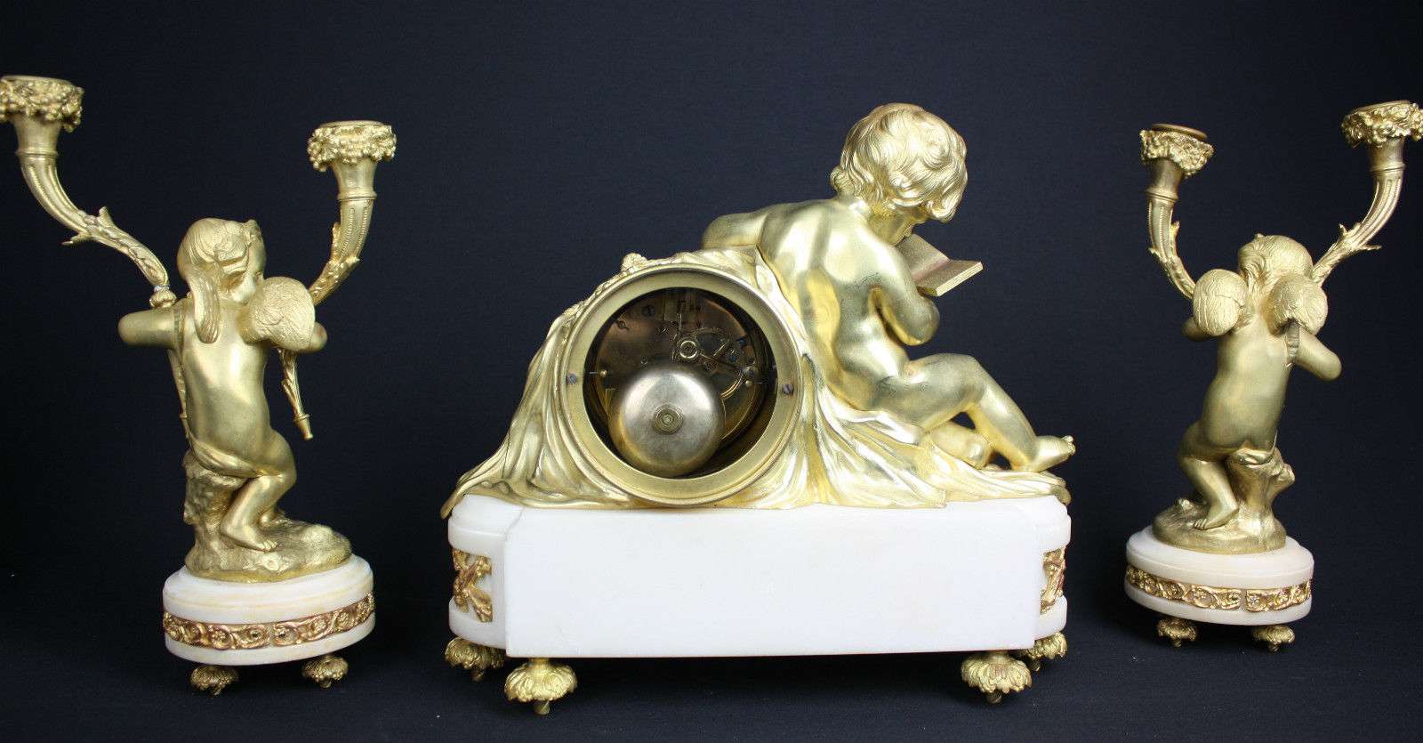 Feine Bronze Pendule mit Beistellern gemarkt Mougin Paris um 1890 Garnitur – Garnitur hinten