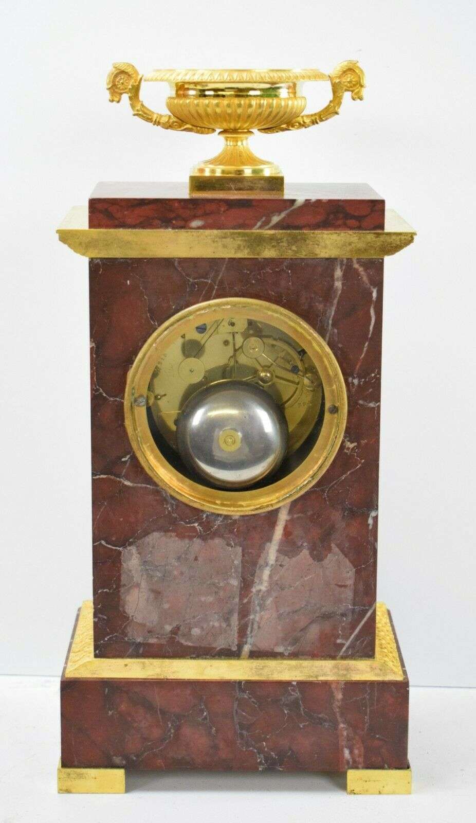 Empire Pendule Kaminuhr, feuervergoldete Bronze und Marmor um 1820 Charles X. Informationen zum Artikel Artikelzustand: Gebraucht – Detail